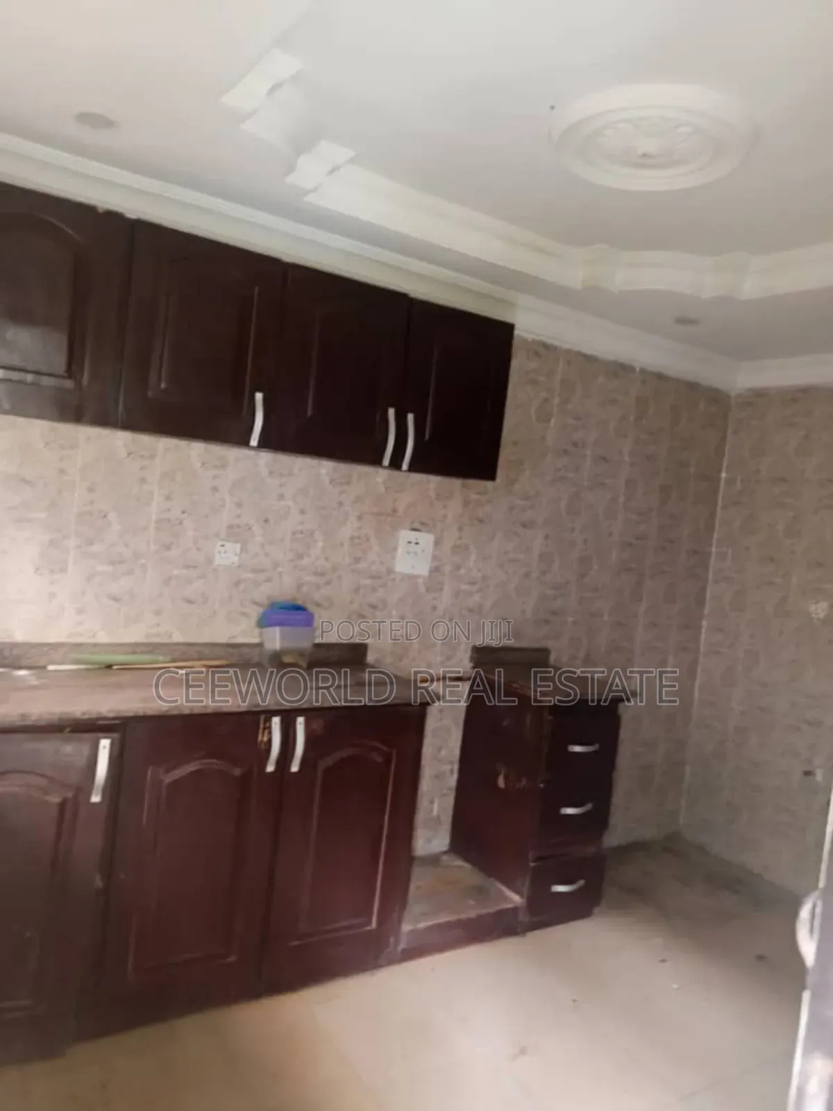 3bdrm Block of Flats in Isokan Estate, Akobo for sale in Akobo