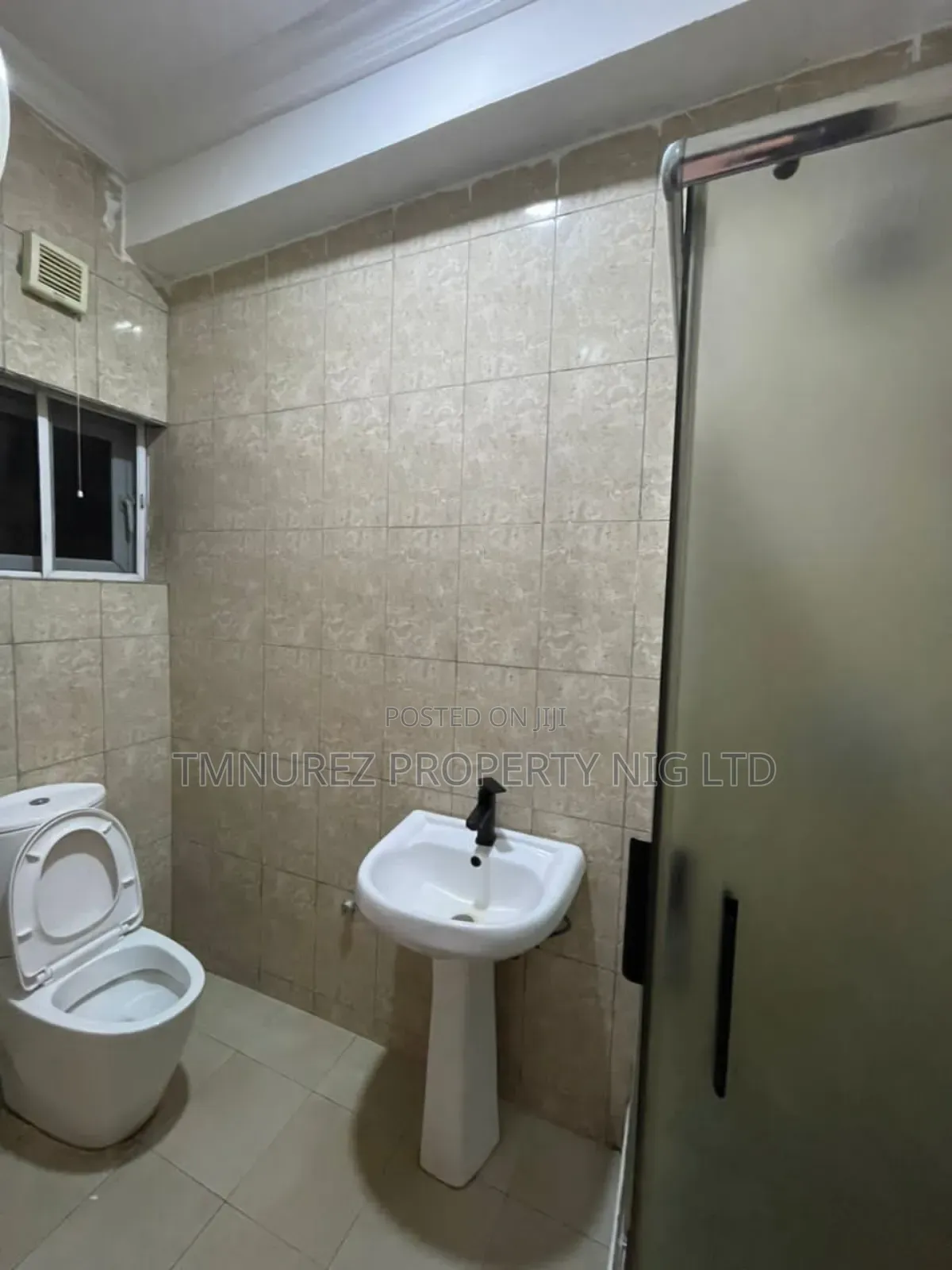 Mini Flat in Ikota for rent in Ikota