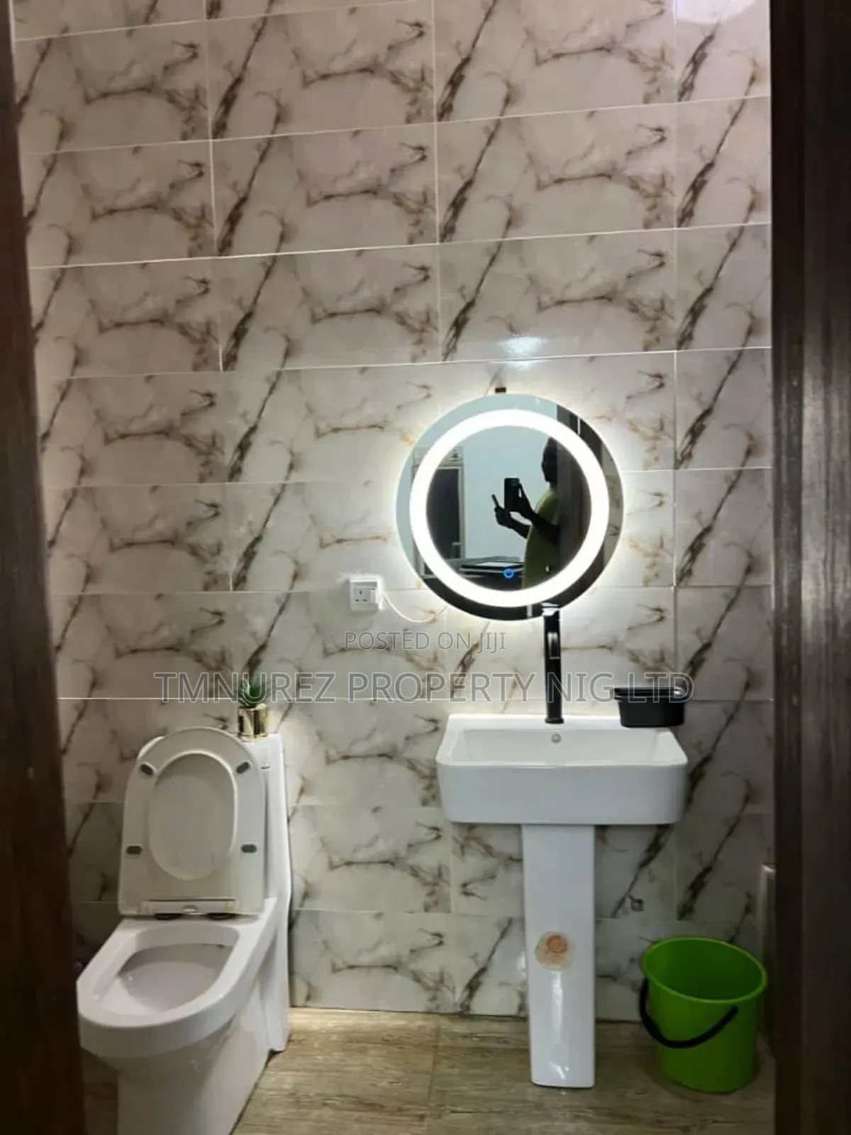 Furnished Studio Apartment in Ikota Vgc for rent in Ikota