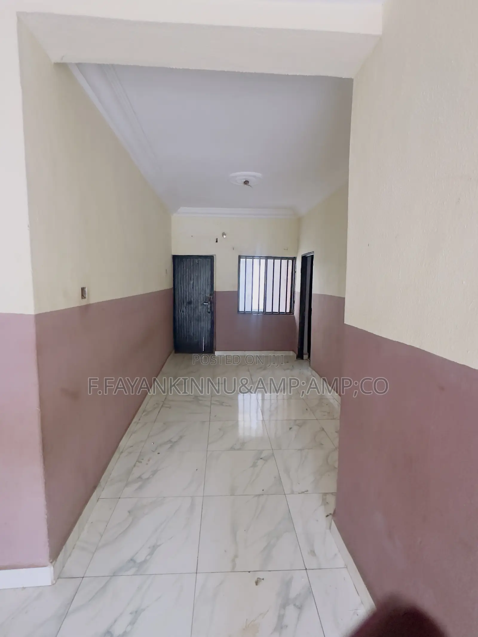 3bdrm Block of Flats in Zone 6 / Wuse for sale in Zone 6 / Wuse