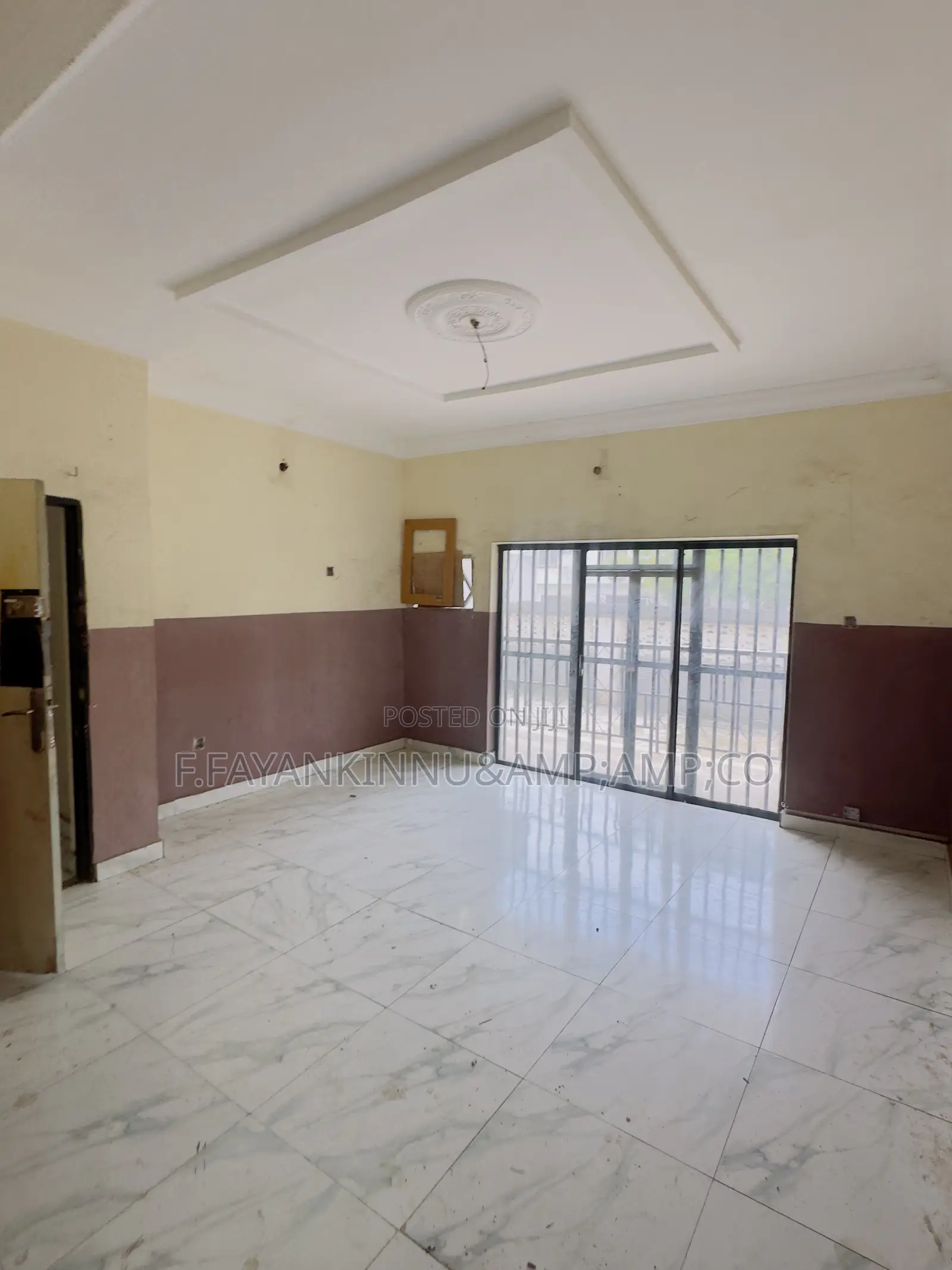 3bdrm Block of Flats in Zone 6 / Wuse for sale in Zone 6 / Wuse