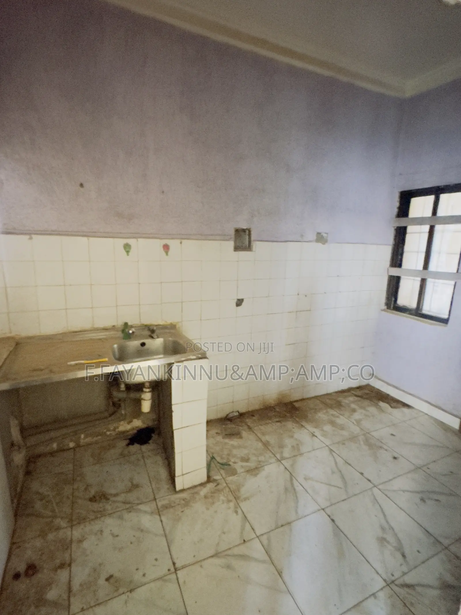 3bdrm Block of Flats in Zone 6 / Wuse for sale in Zone 6 / Wuse