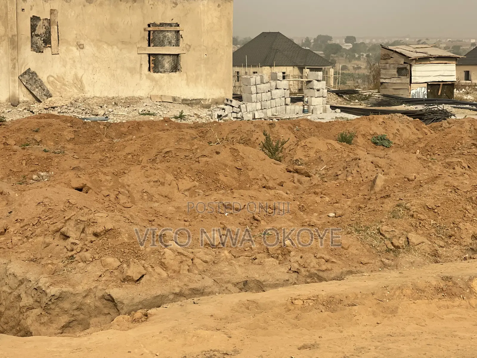 600sqm Land to 4or5 Bedroom Duplex With Bq in Lugbe District