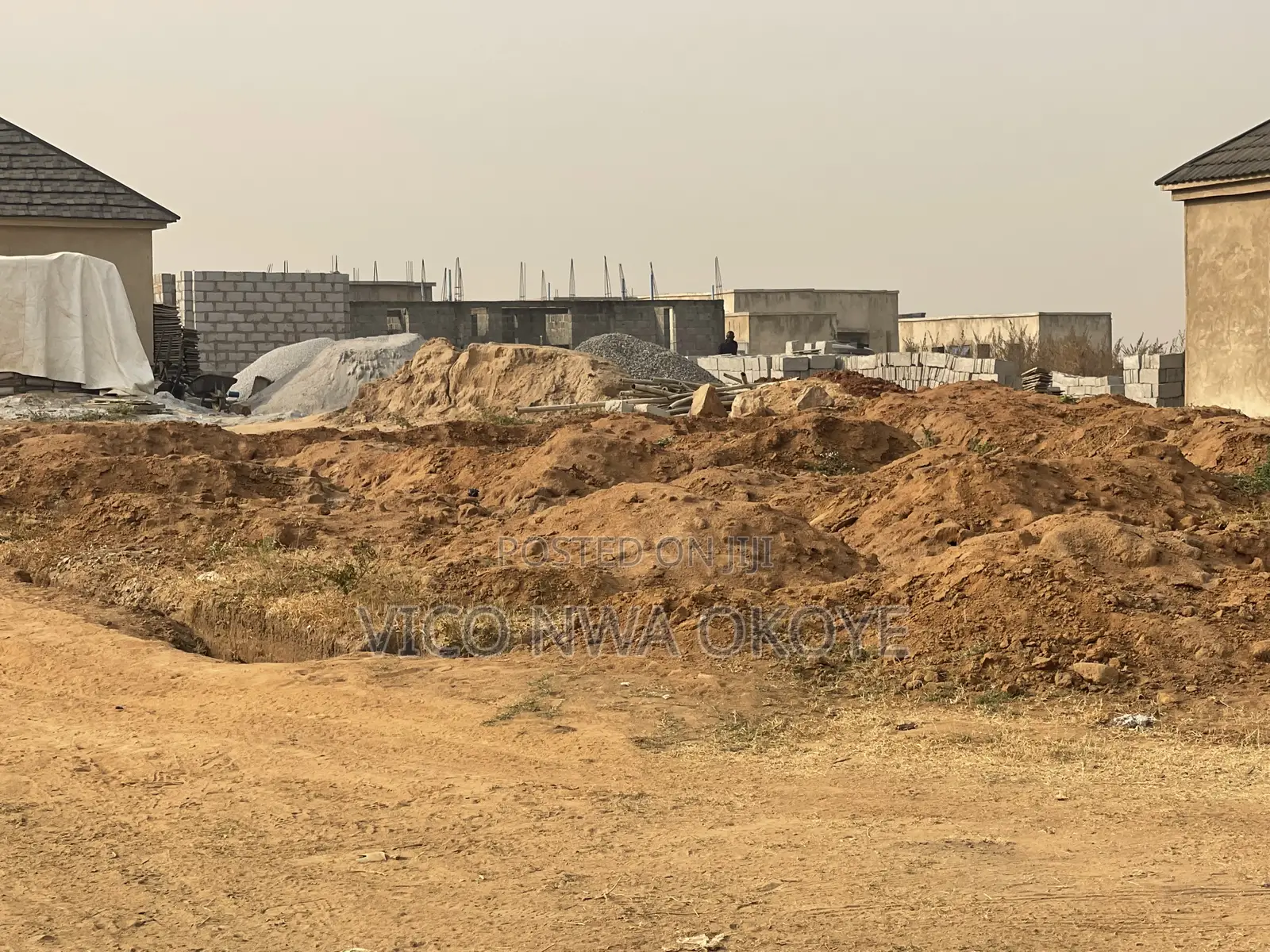 600sqm Land to 4or5 Bedroom Duplex With Bq in Lugbe District