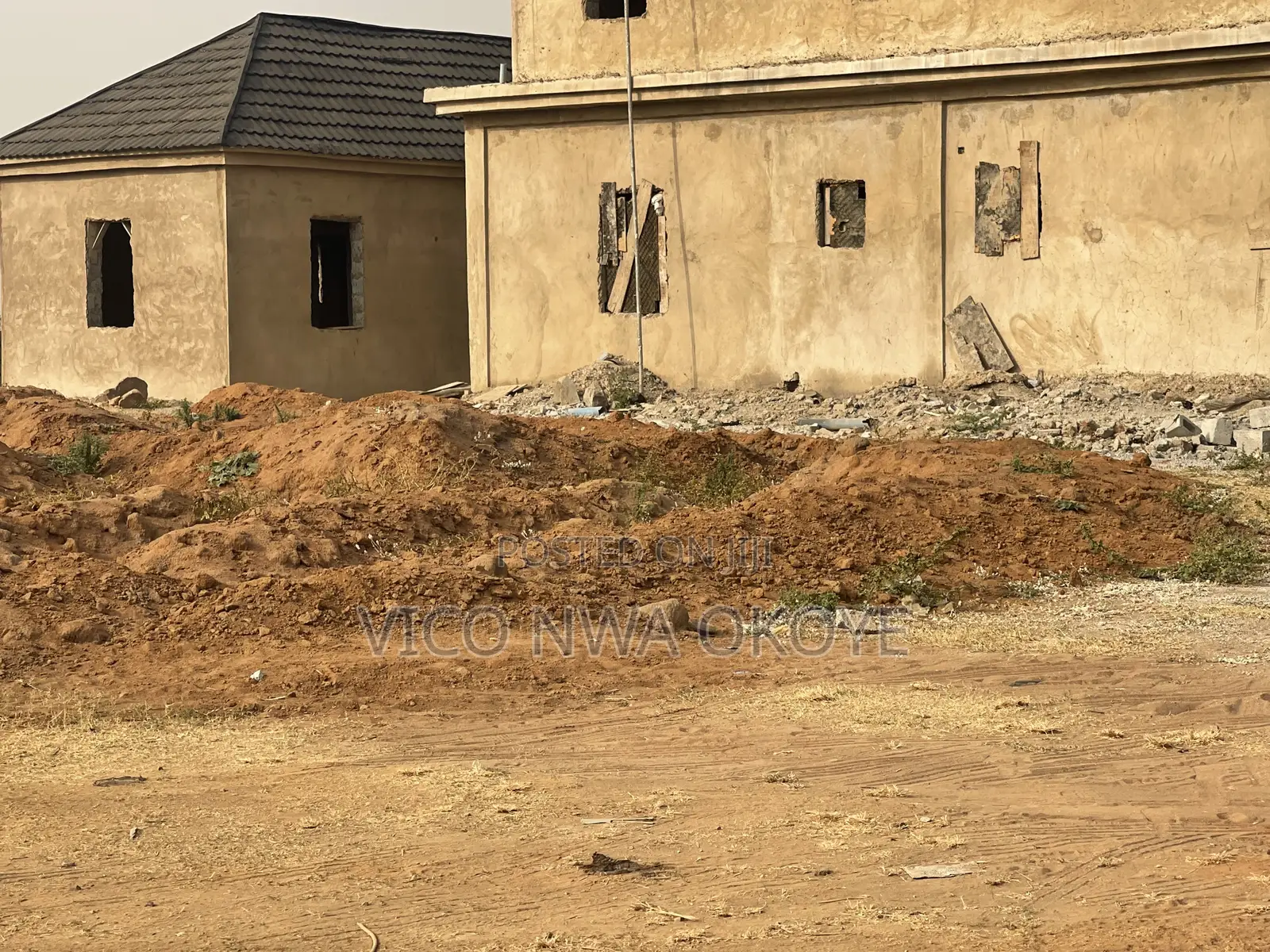 600sqm Land to 4or5 Bedroom Duplex With Bq in Lugbe District