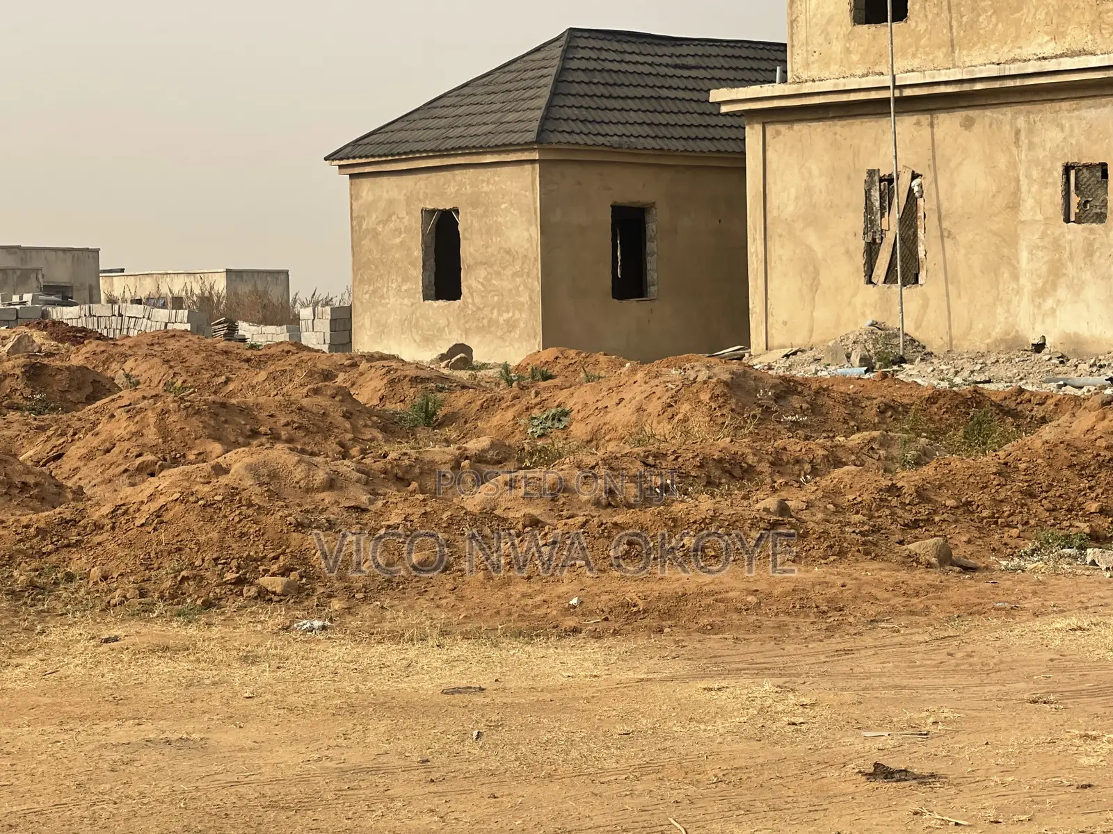 600sqm Land to 4or5 Bedroom Duplex With Bq in Lugbe District