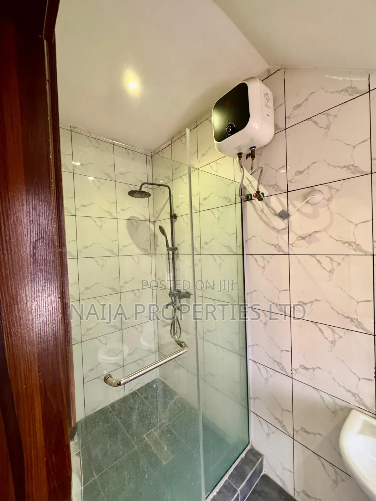 3bdrm Maisonette in Lekki Phase 1 for rent in Lekki Phase 1