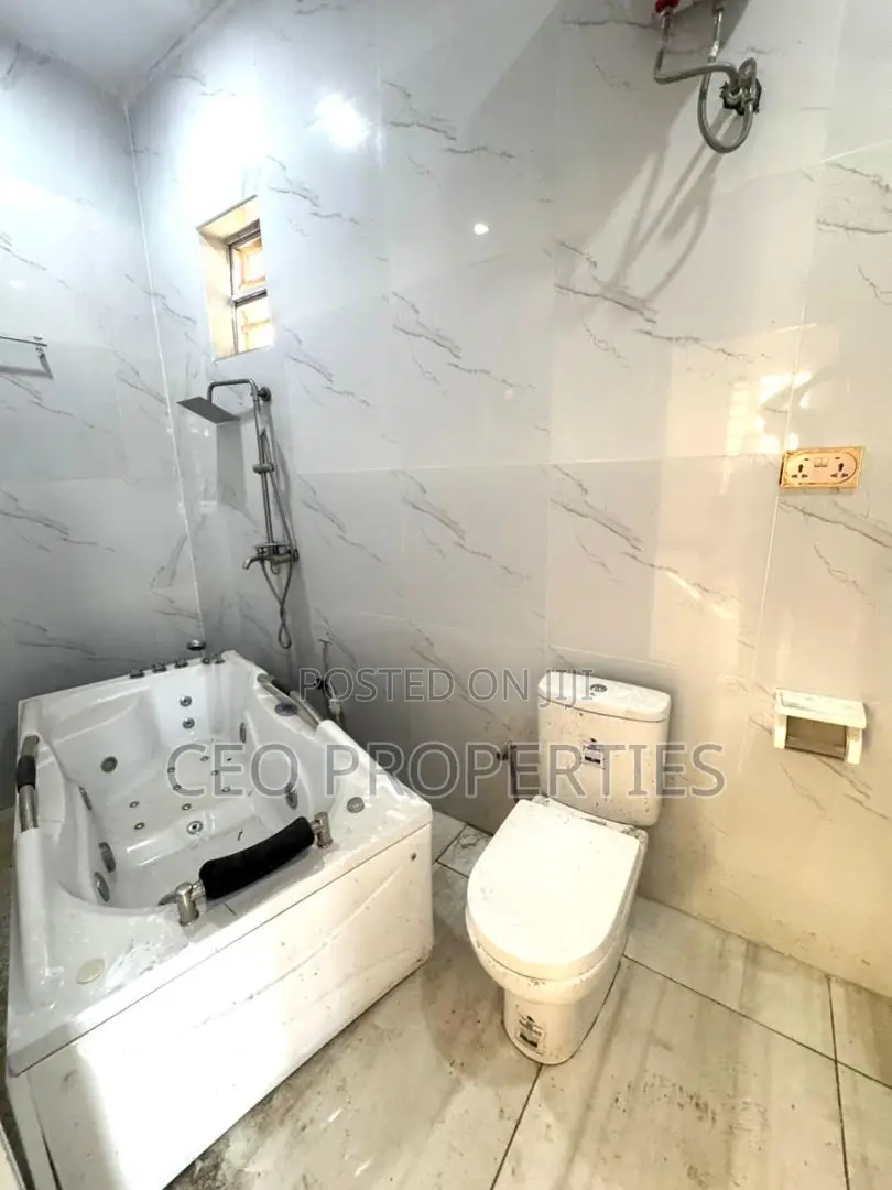 4bdrm Duplex in Thomas Estate for rent in Thomas Estate