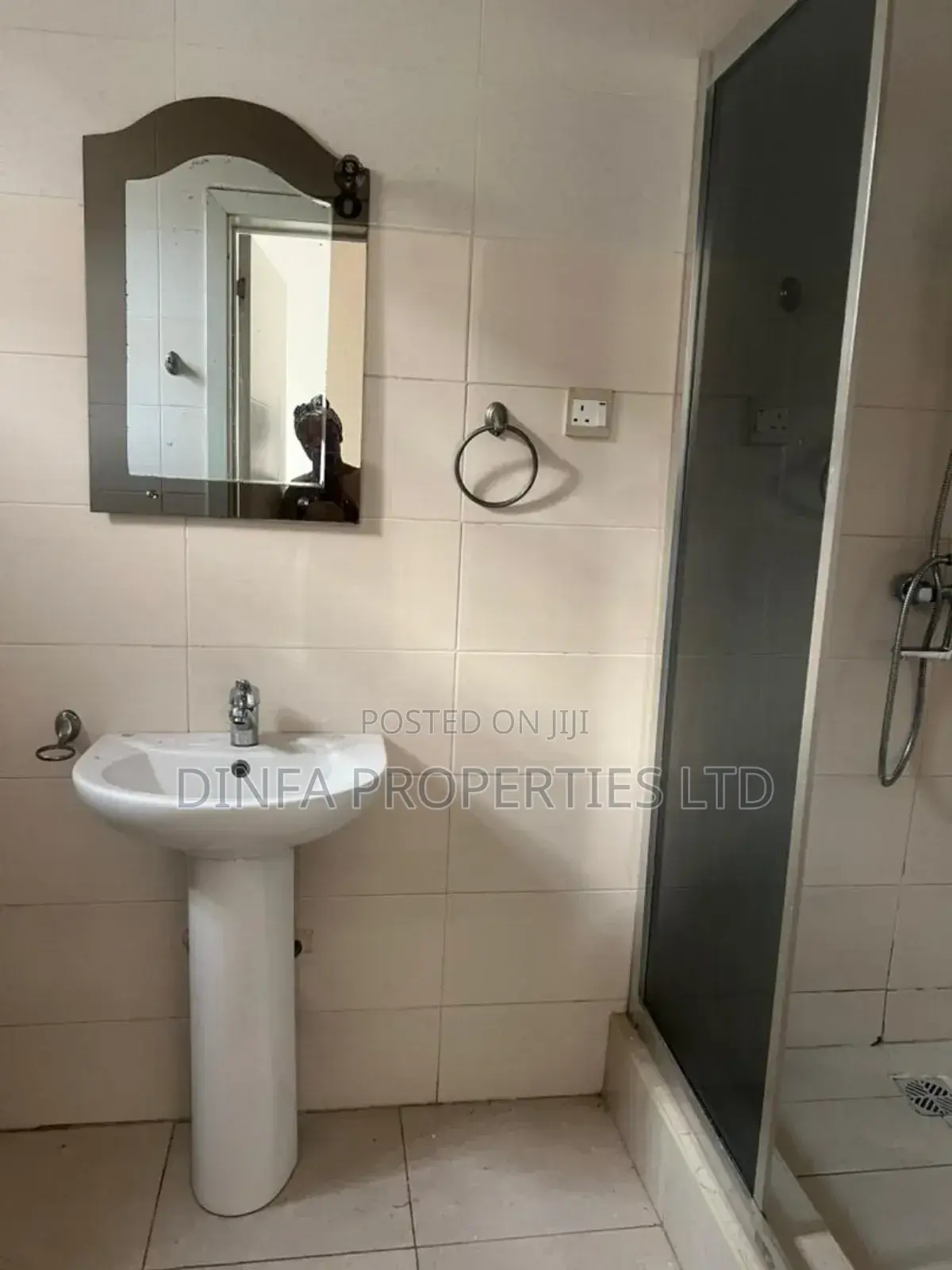 1bdrm Shared Apartment in Bera Estate, Chevron for rent in Chevron