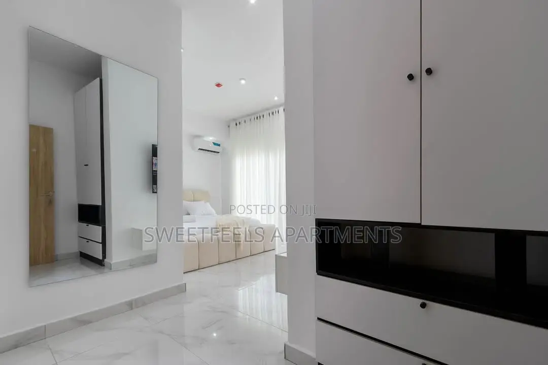 White Aesthetically Pleasing 2 Bedroom Apartment in Lekki Phase 1