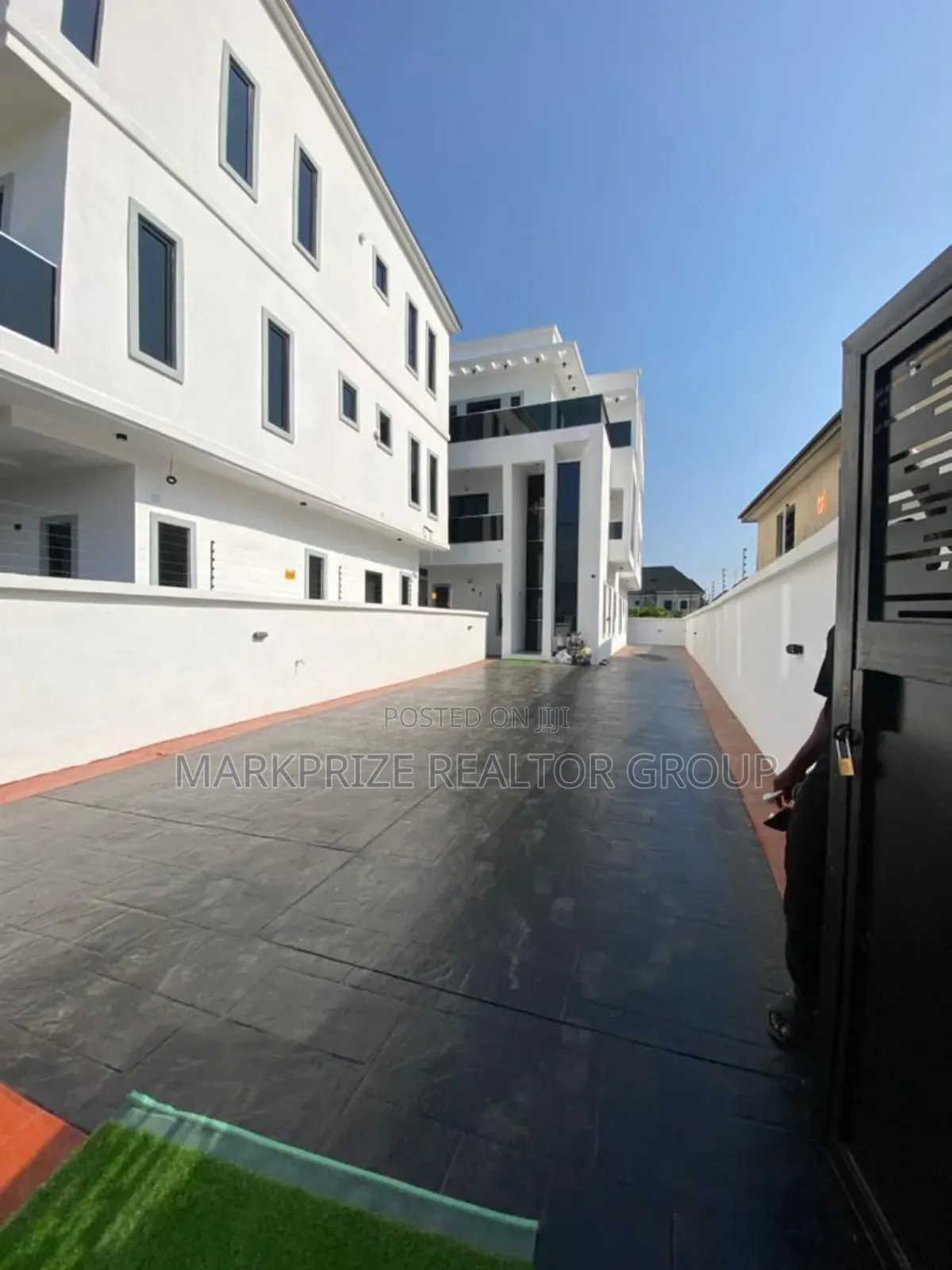 6bdrm Duplex in Opic Isheri for sale in Magodo Isheri