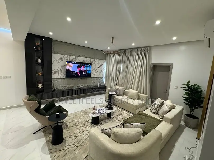 Luxurious 3 Bedroom Apartment With a Balcony Space in Allen Avenue