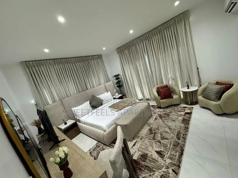 Luxurious 3 Bedroom Apartment With a Balcony Space in Allen Avenue