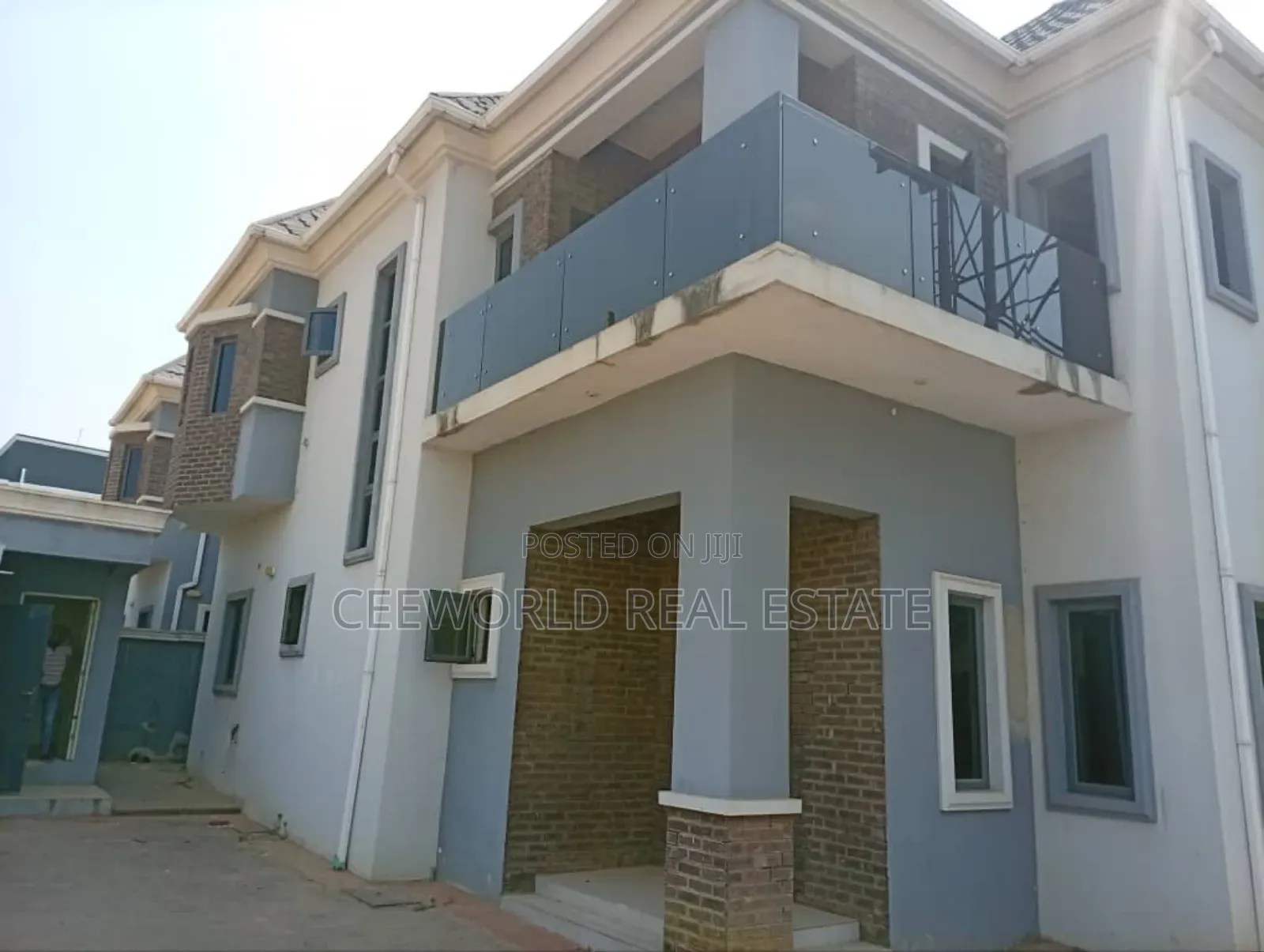 5bdrm Duplex in Alpha Grace Estate, Idishin for rent in Idishin