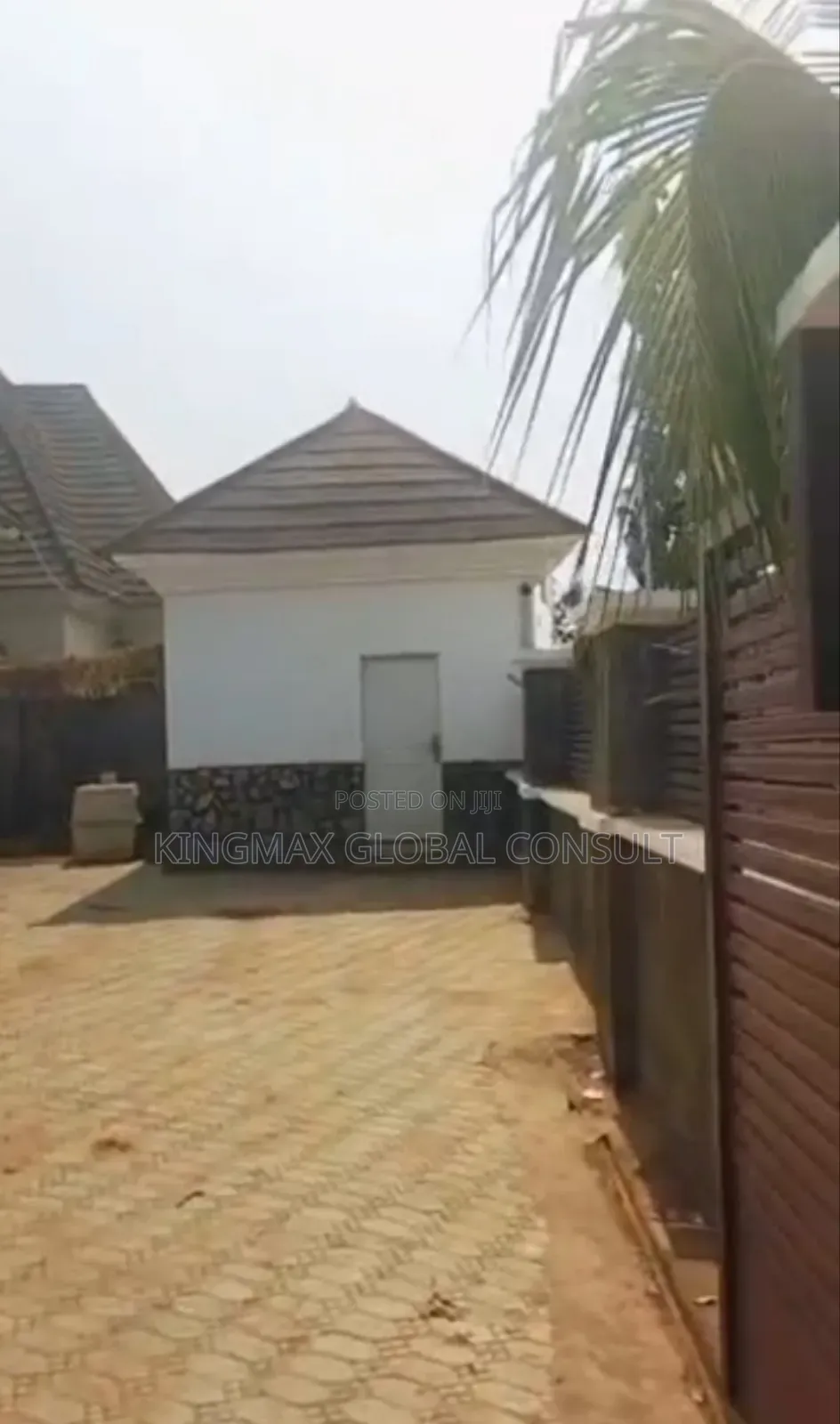 3bdrm Bungalow in Lugbe Abuja for sale in Lugbe District