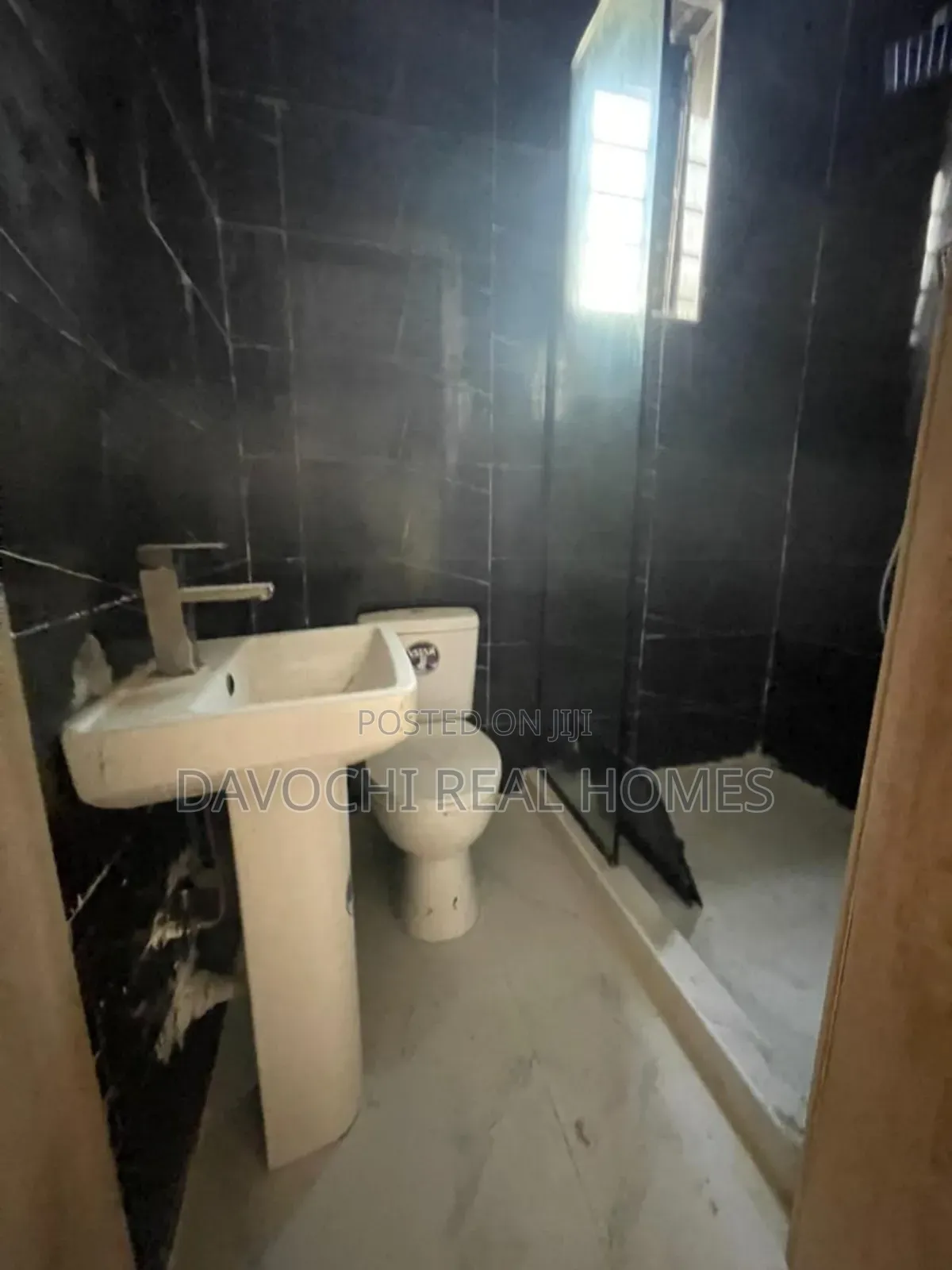 3bdrm Duplex in Ikota for rent in Ikota