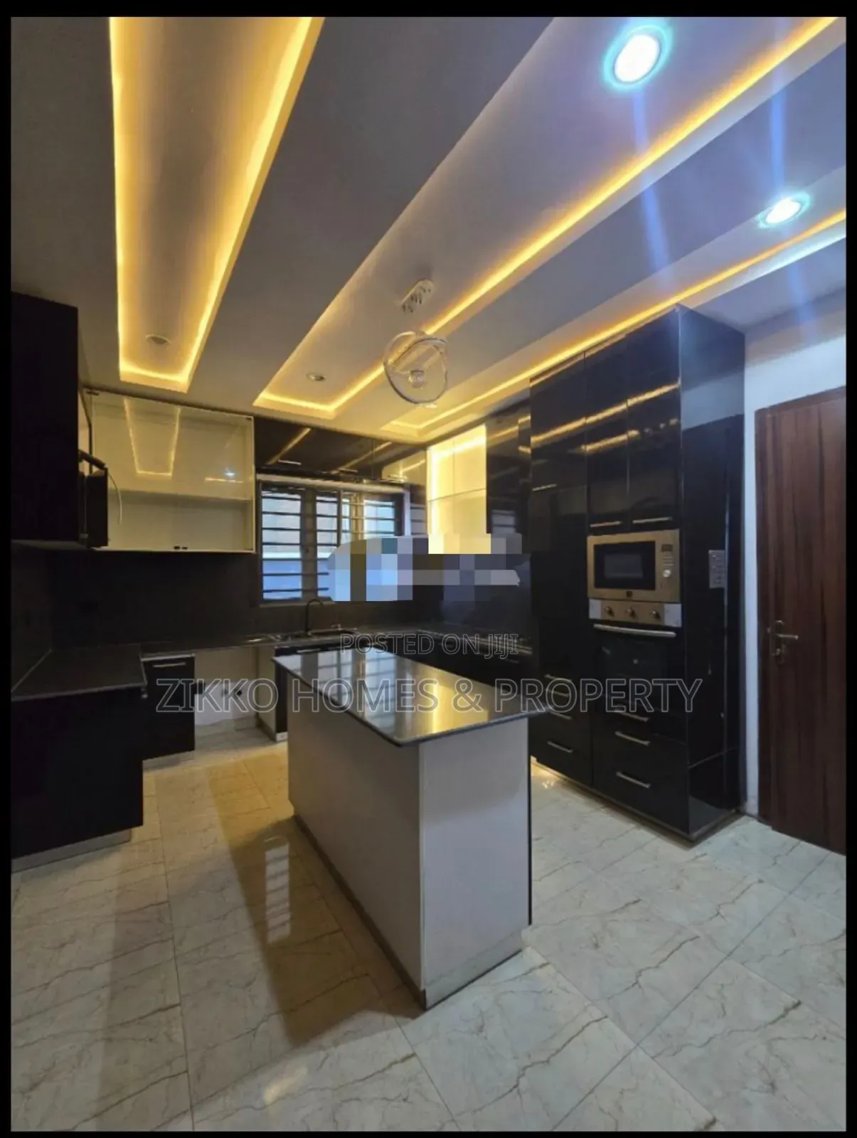 5bdrm Duplex in Osapa London, Lekki for sale in Lekki
