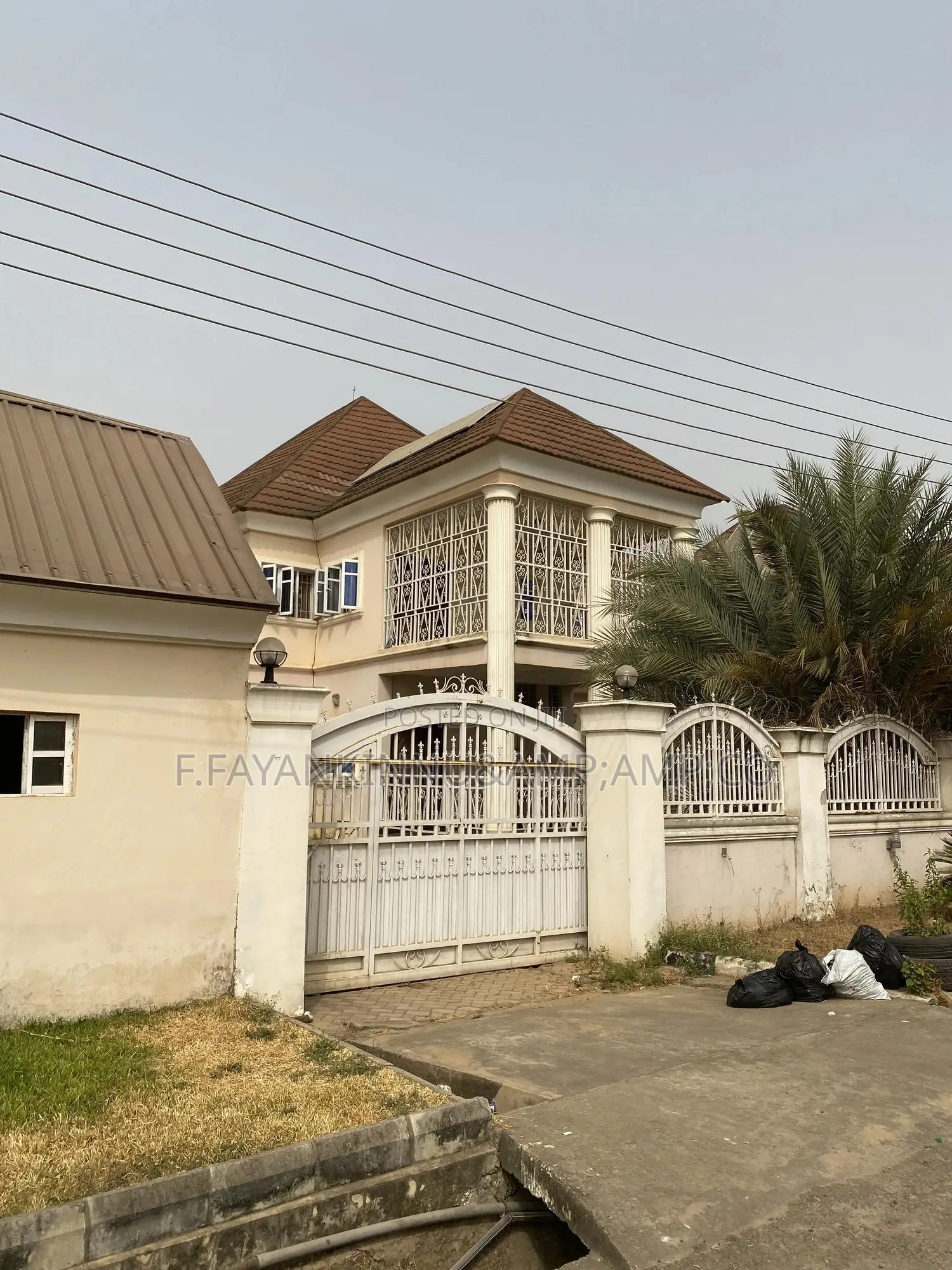 5bdrm Duplex in Basic Estate, Lokogoma for sale in Lokogoma