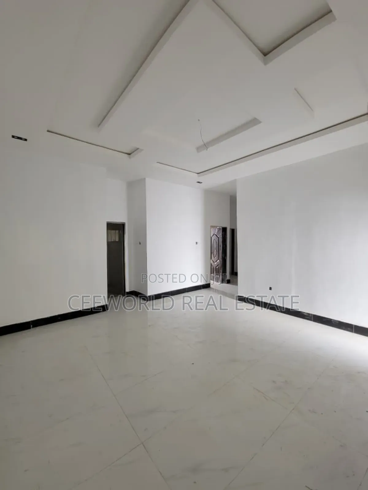 2bdrm Apartment in 2Bedroom Flats To, Basorun for rent in Basorun