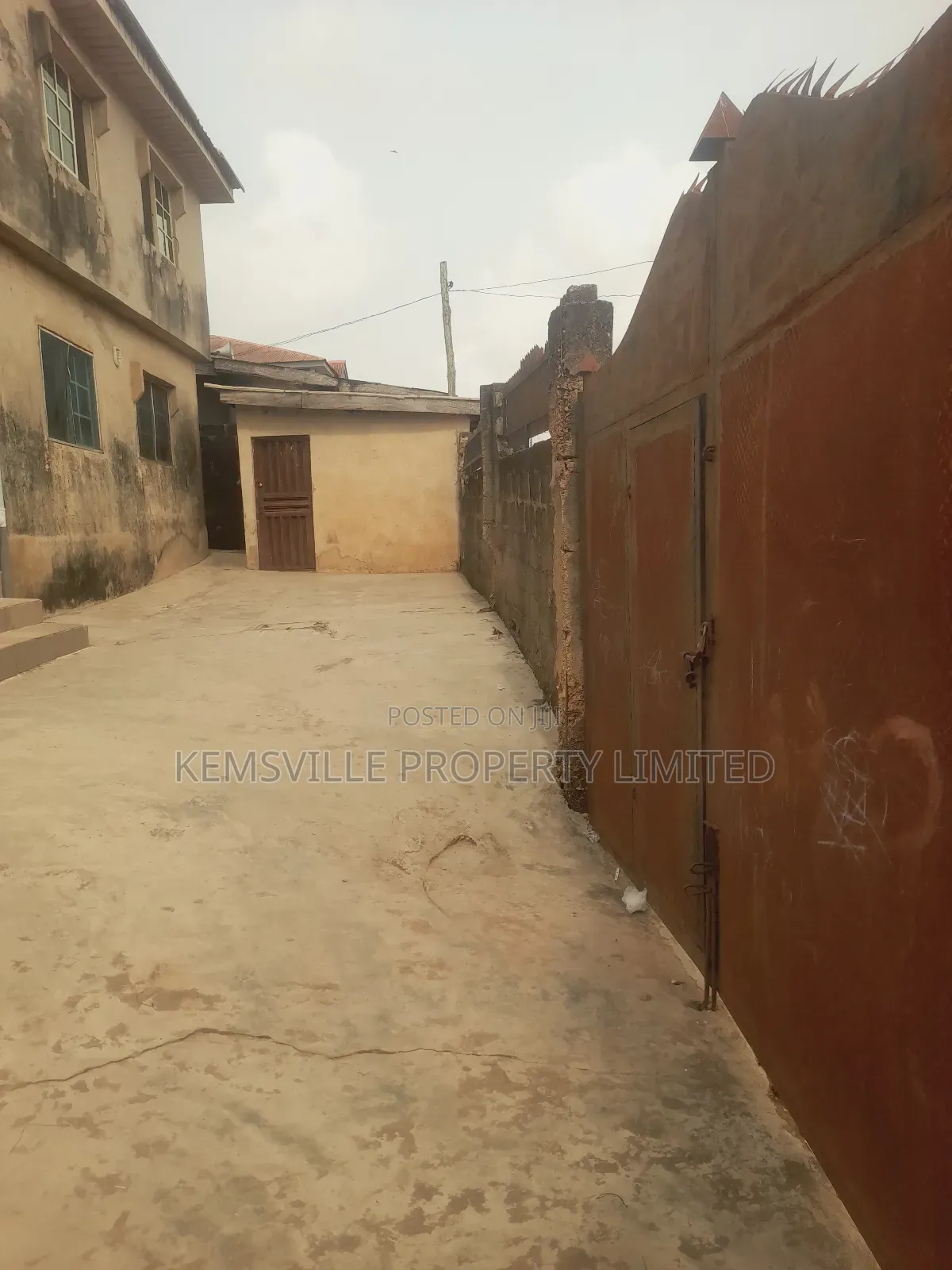 6bdrm Block of Flats in Ado-Odo/Ota for sale in Ado-Odo/Ota
