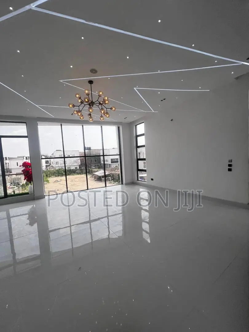5bdrm Duplex in Ajah for sale in Ajah