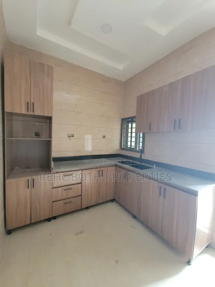 2bdrm Bungalow in Basorun Housing, Akobo for rent in Akobo