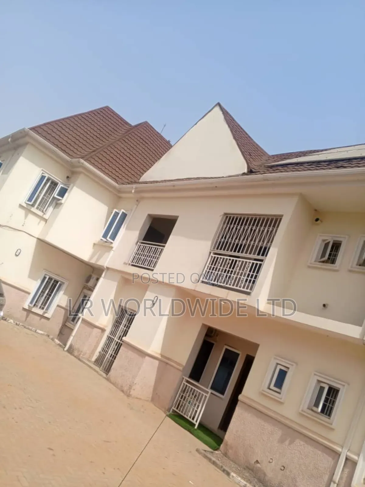 10bdrm Block of Flats in Apo Resettlement for sale in Apo Resettlement