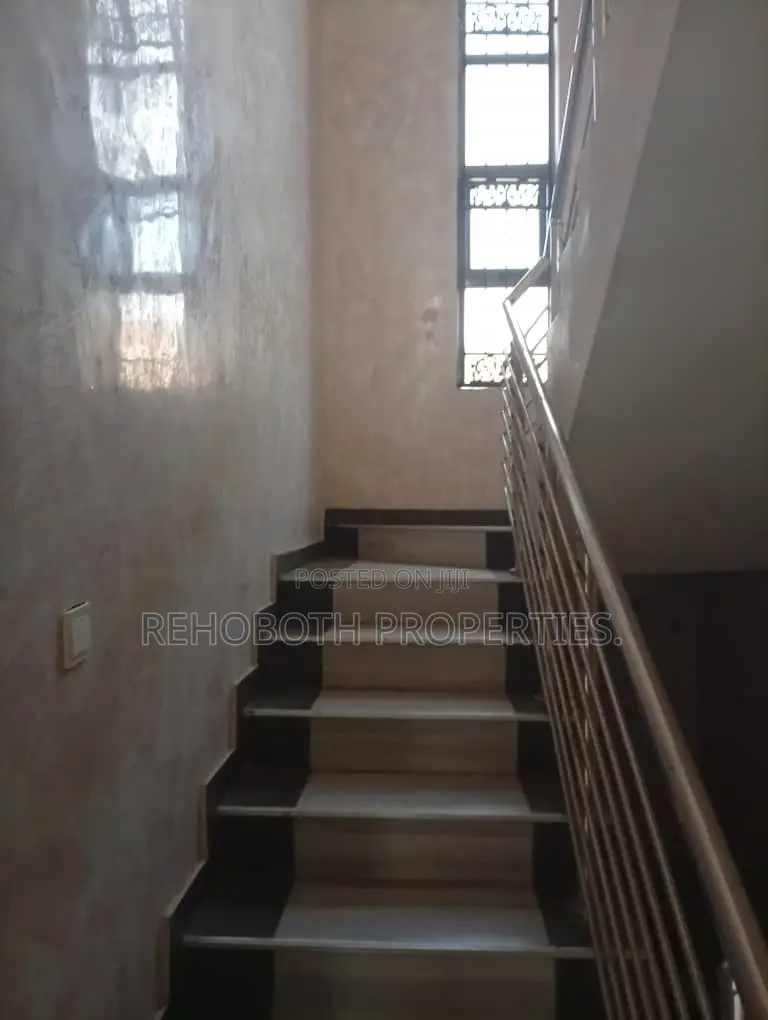 6bdrm Duplex in Alpha Grace Estate, Jericho for rent in Jericho