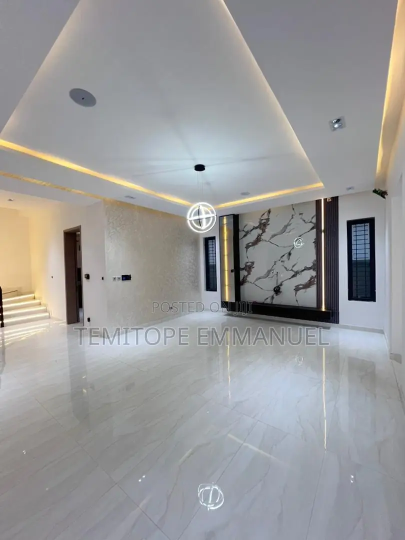 Furnished 5bdrm Duplex in Lekki Phase 1 for sale in Lekki Phase 1