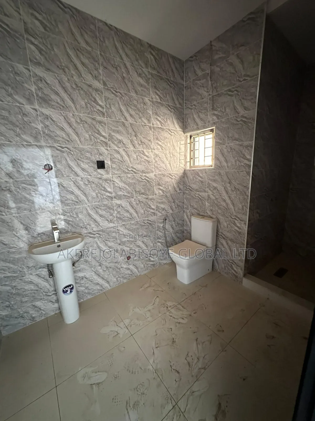 4bdrm Duplex in Lifecamp for sale in Life Camp