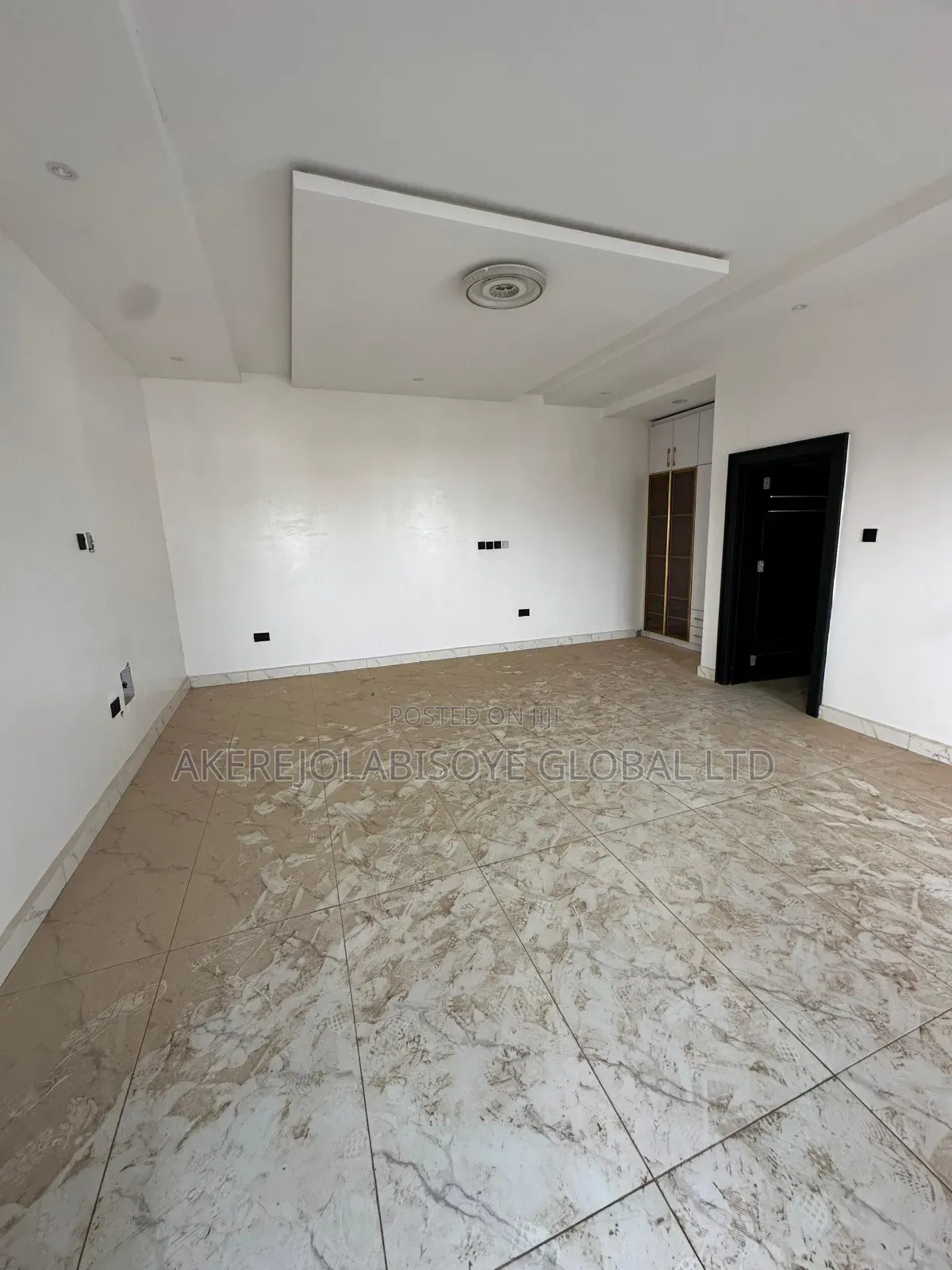 4bdrm Duplex in Lifecamp for sale in Life Camp