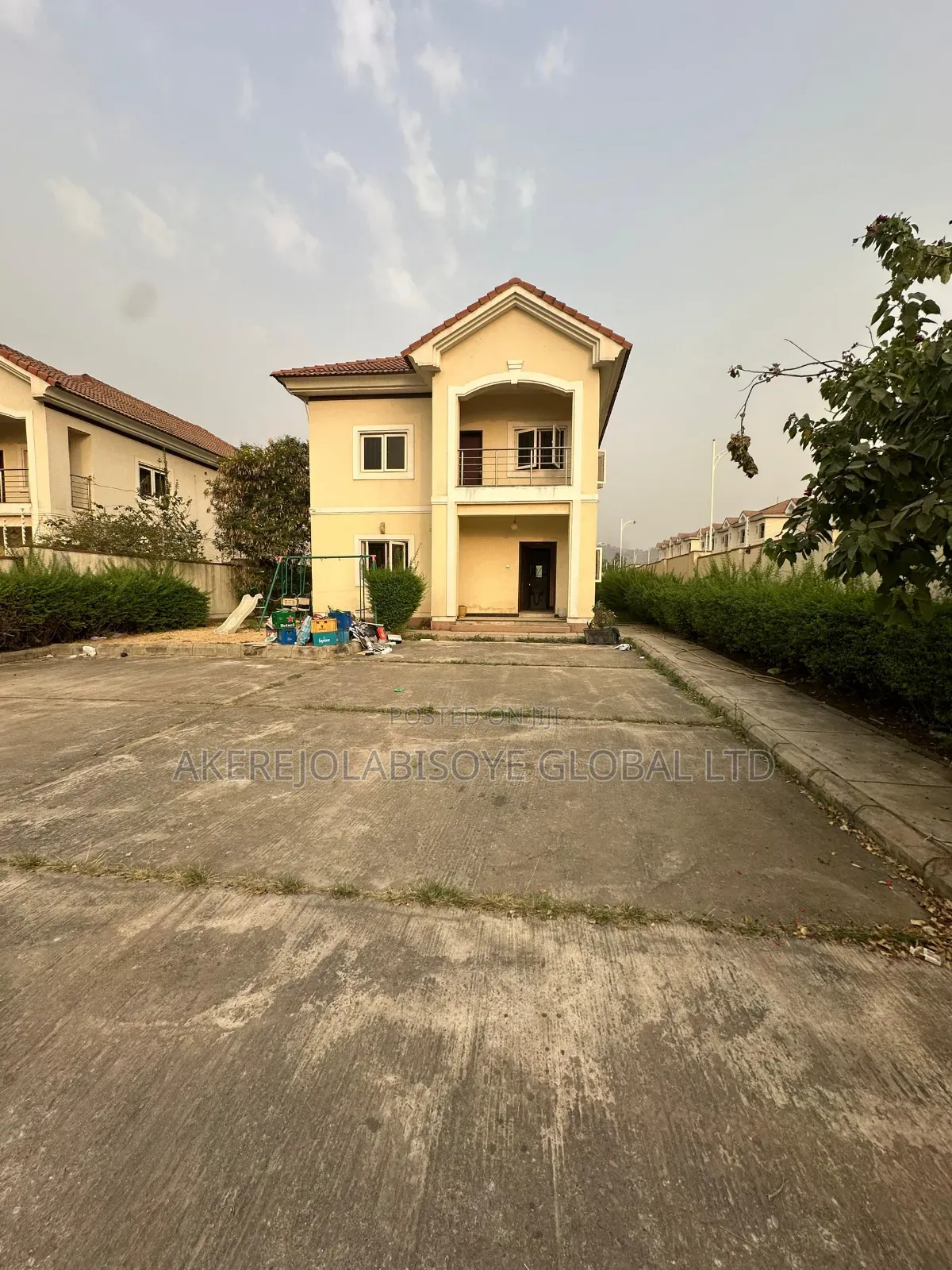 4bdrm Duplex in In An Estate for rent in Life Camp