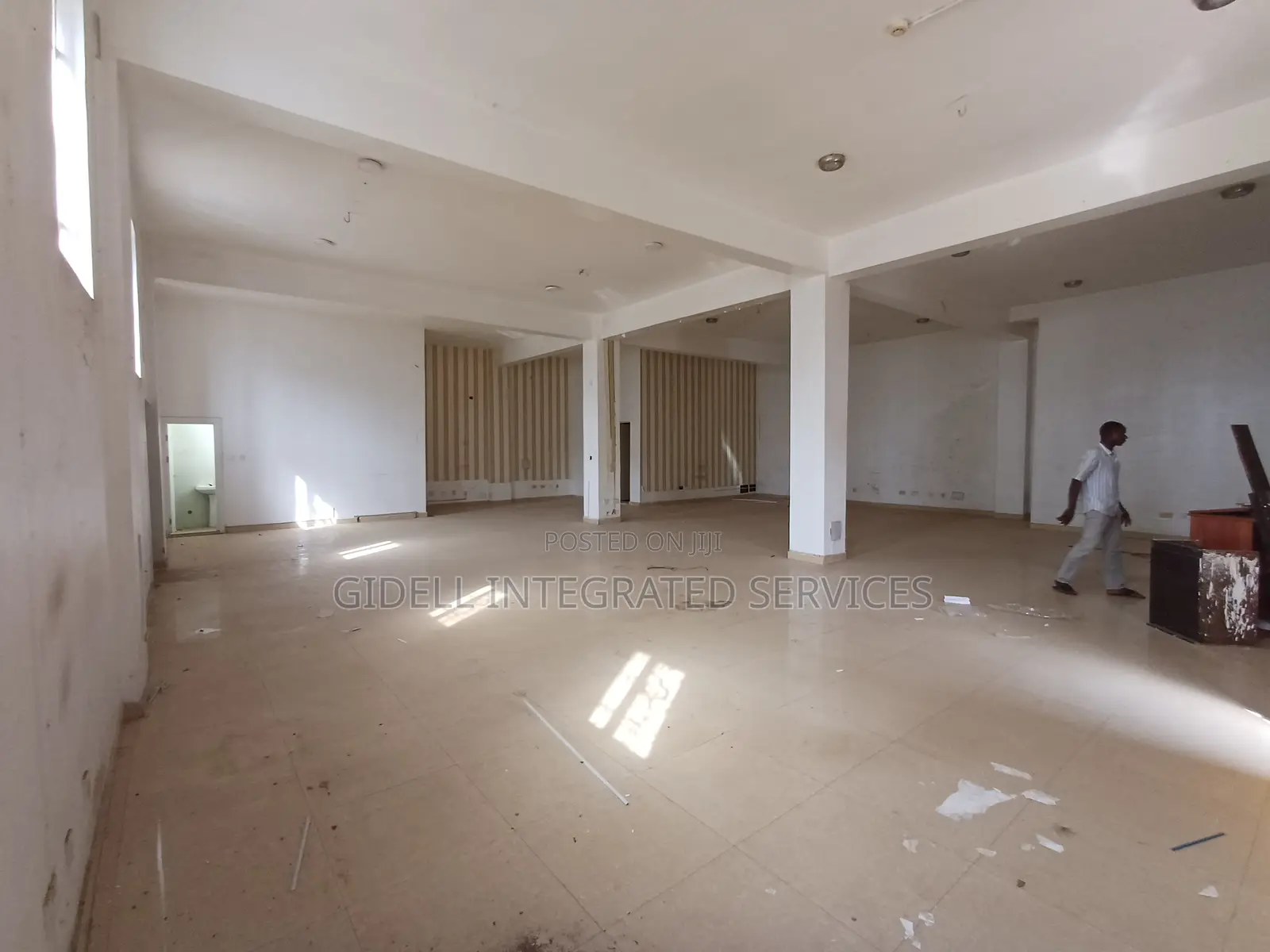 181sqm Space on the Ground Floor With Two Toilets in Mabushi