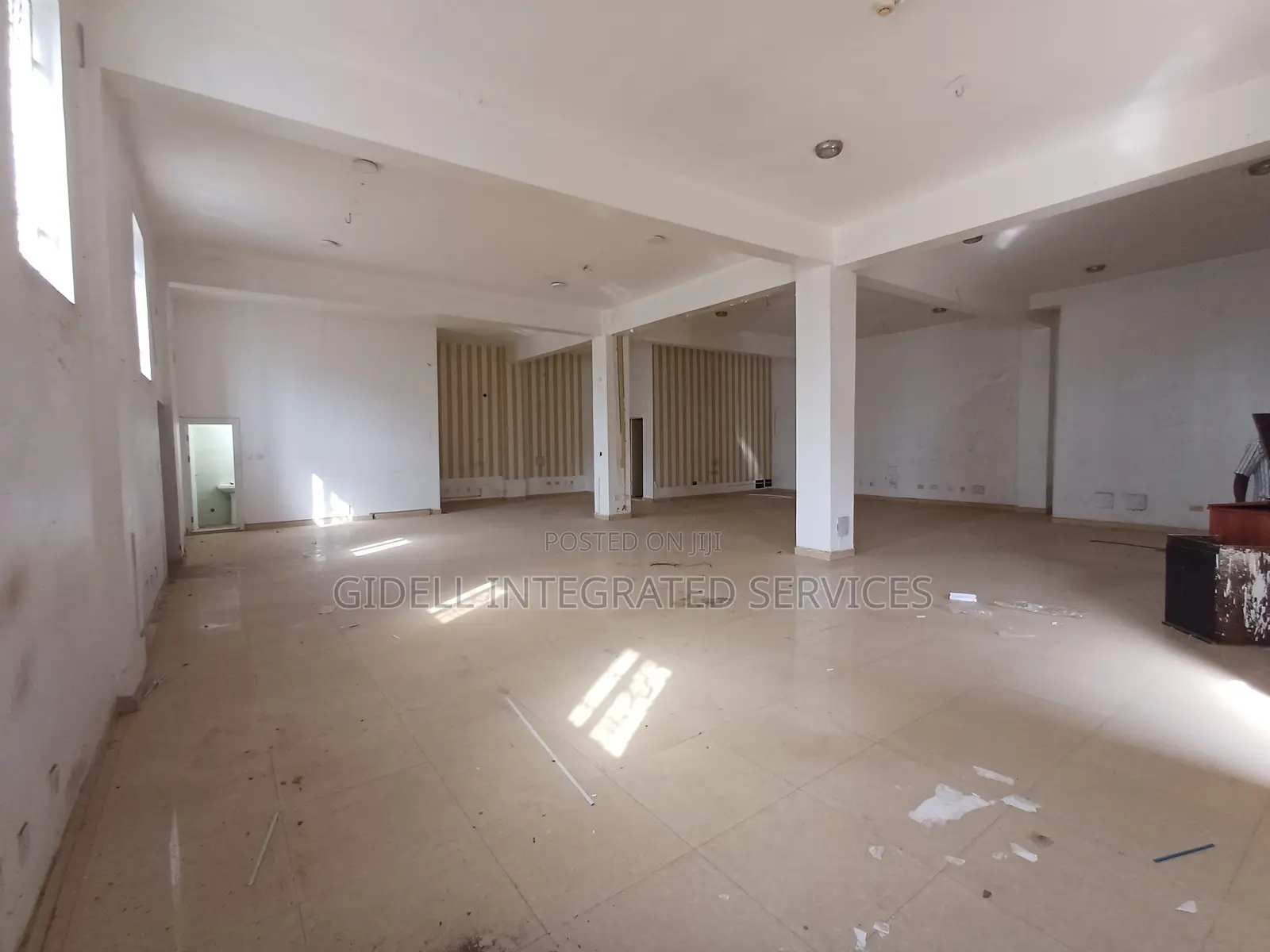 181sqm Space on the Ground Floor With Two Toilets in Mabushi