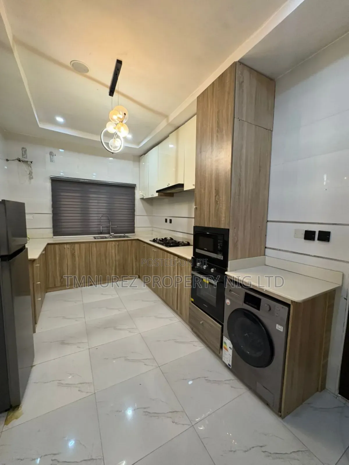 4bdrm Duplex in Chevron for rent in Chevron