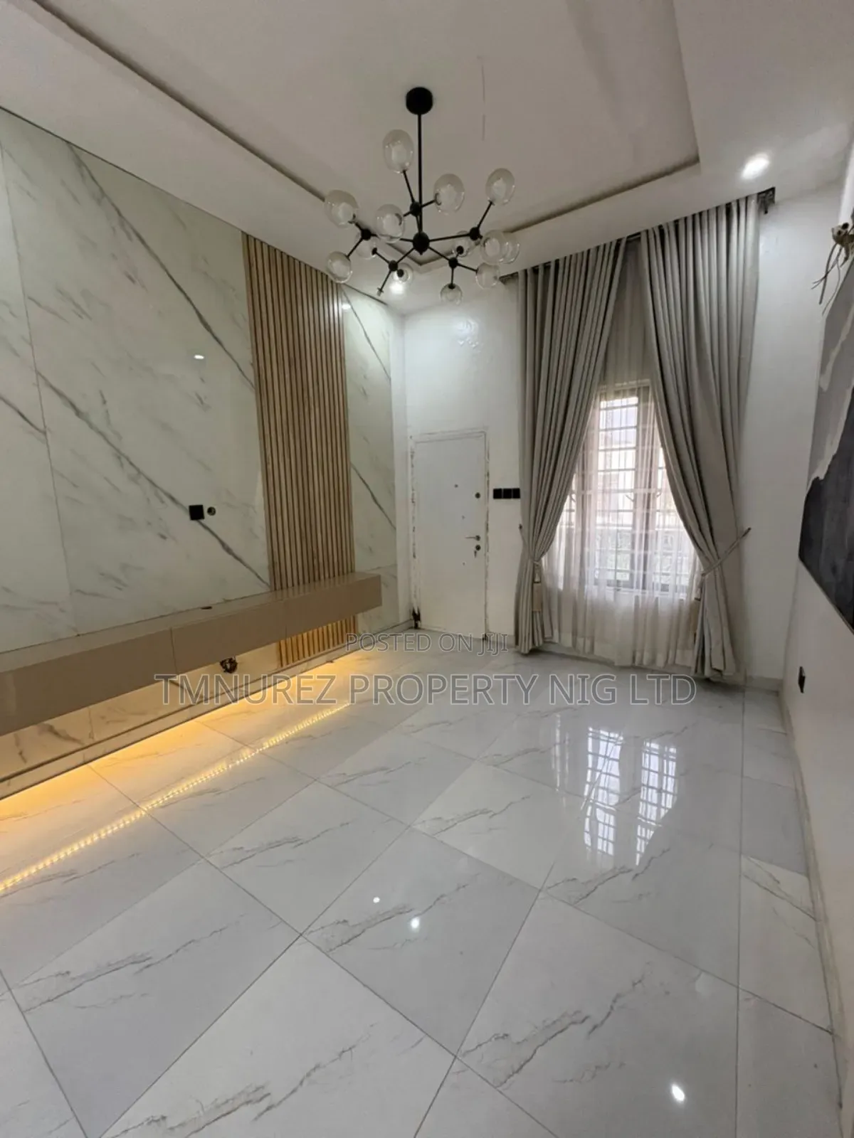 4bdrm Duplex in Chevron for rent in Chevron