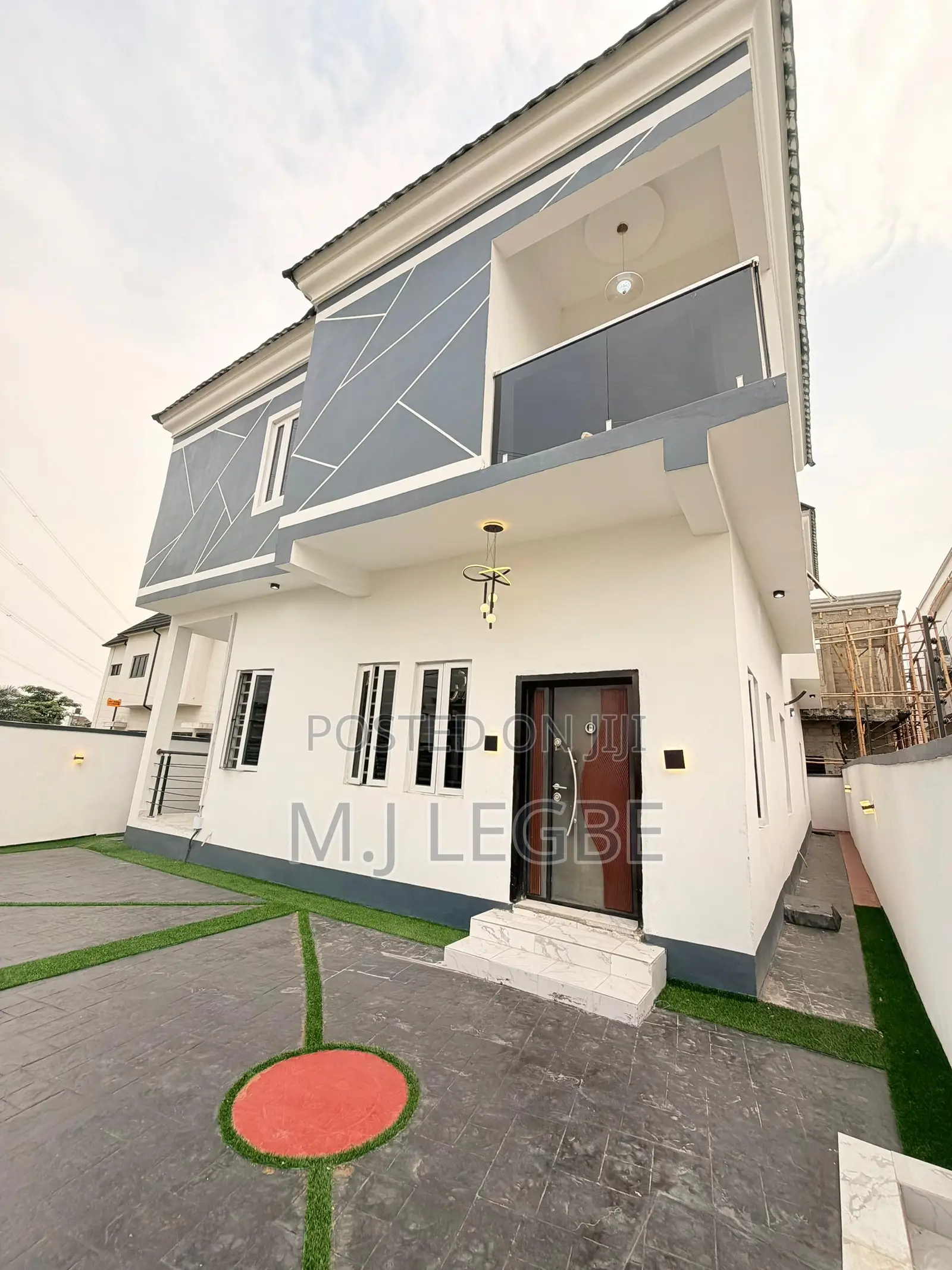 4bdrm Duplex in Thomas for sale in Thomas Estate