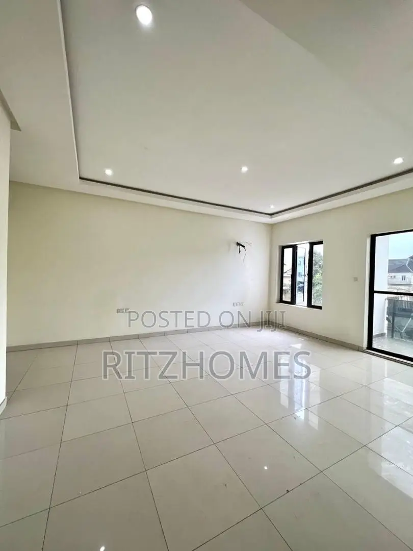 4bdrm Duplex in Lekki for sale in Lekki