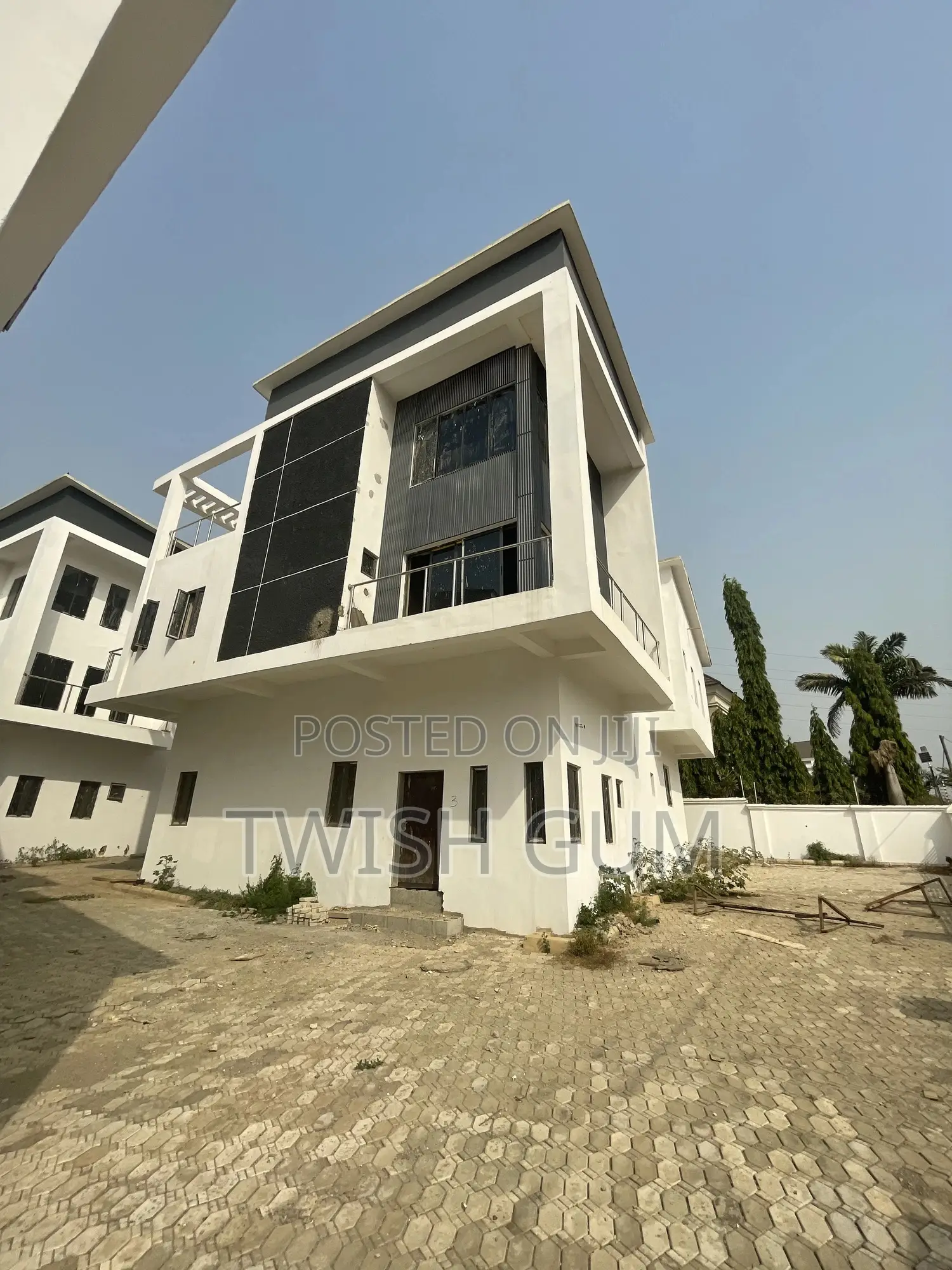 6bdrm Duplex in Blackdot Shelters., Guzape District for sale in Guzape District