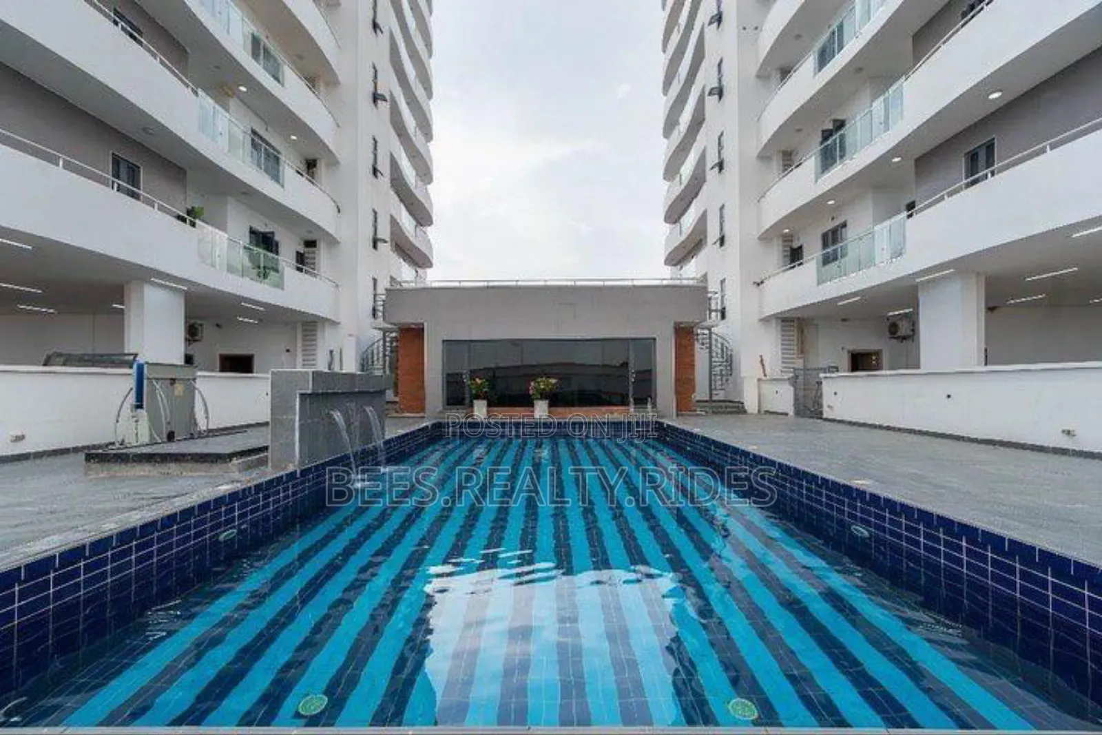 Lovely 1 Bedroom Apartment With a Pool, Gym and an Elevator in Lekki Phase 1