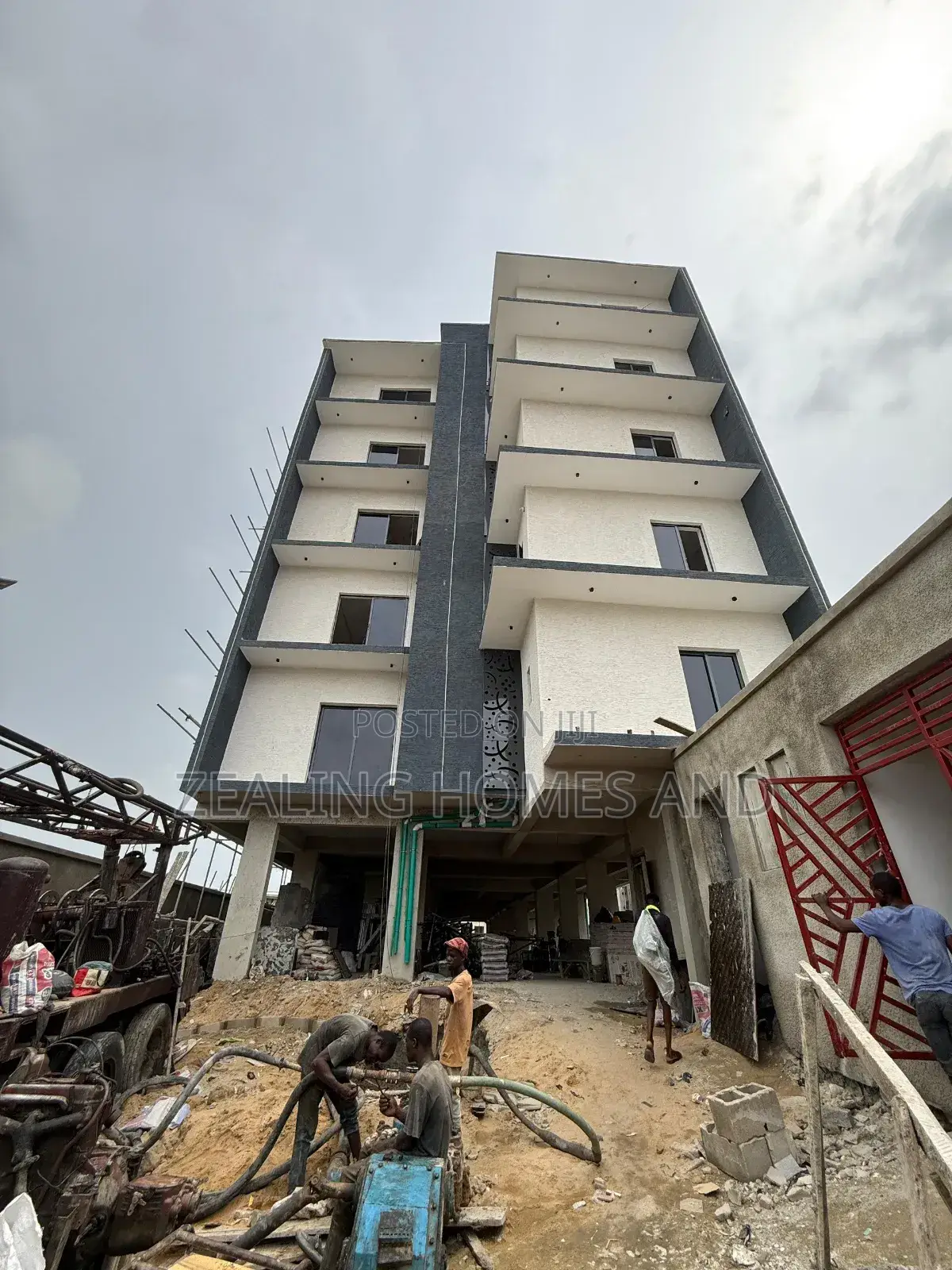 Furnished 3bdrm Apartment in Lekk Phase 1 for sale in Lekki Phase 1