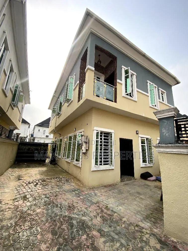 4bdrm Duplex in Ikota for rent in Ikota
