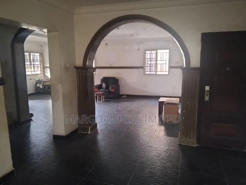 11bdrm Duplex in Lagos, Agric for sale in Agric