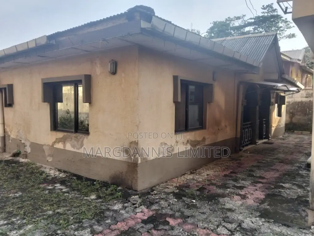 11bdrm Duplex in Lagos, Agric for sale in Agric