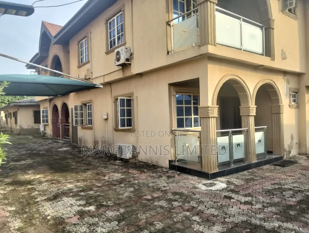 11bdrm Duplex in Lagos, Agric for sale in Agric