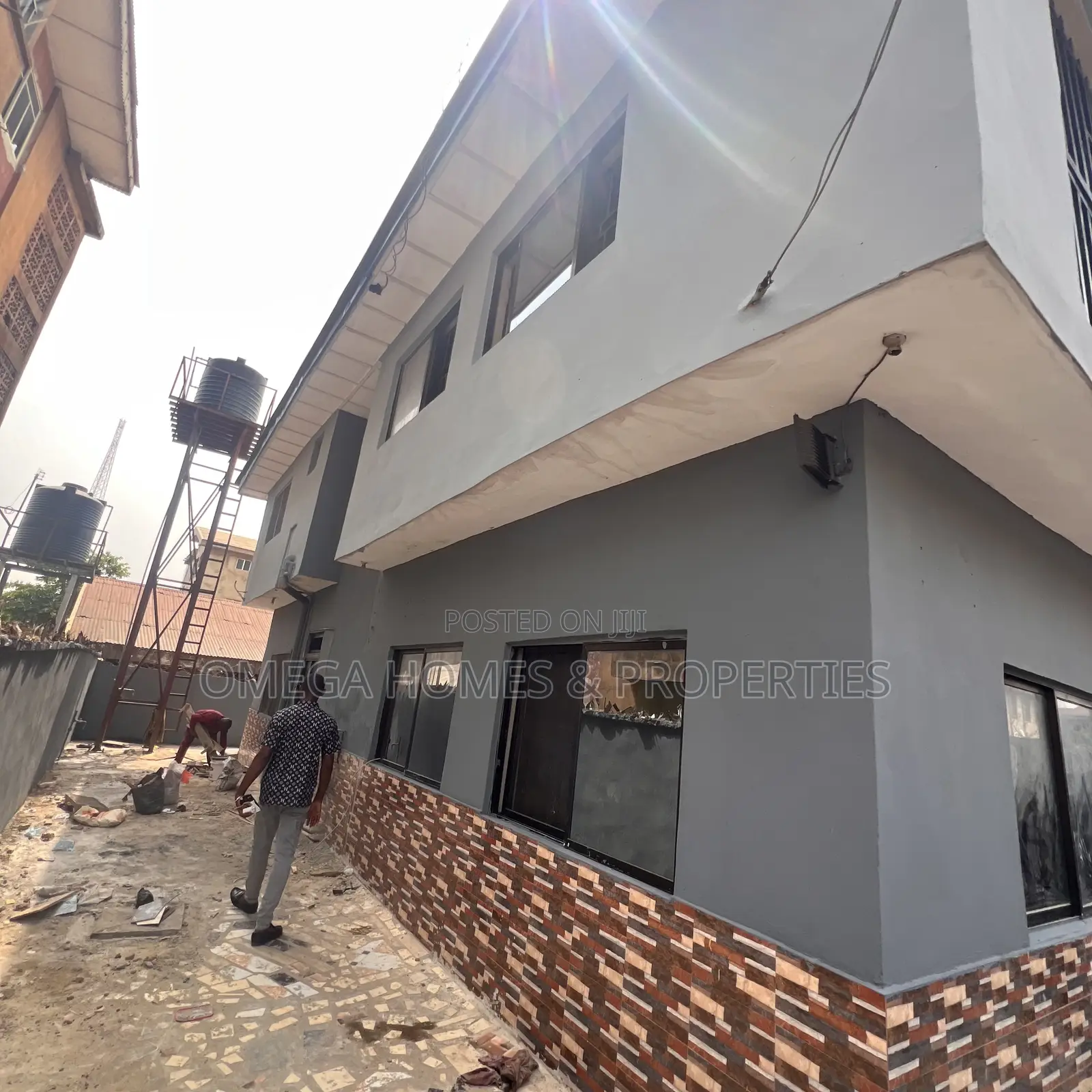 5bdrm House in Finbars Road, Umuahia for sale in Umuahia