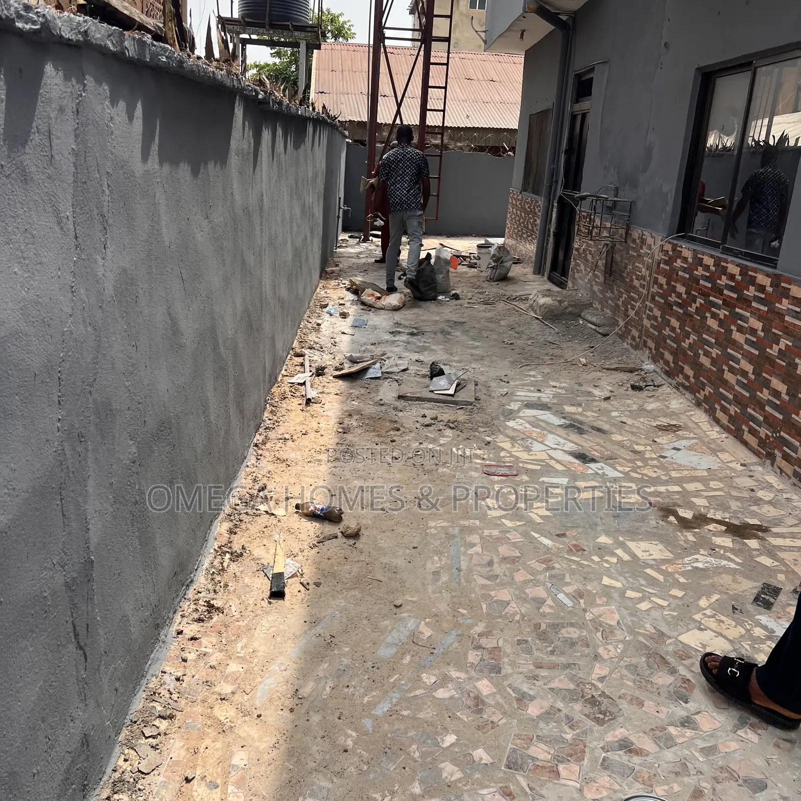 5bdrm House in Finbars Road, Umuahia for sale in Umuahia