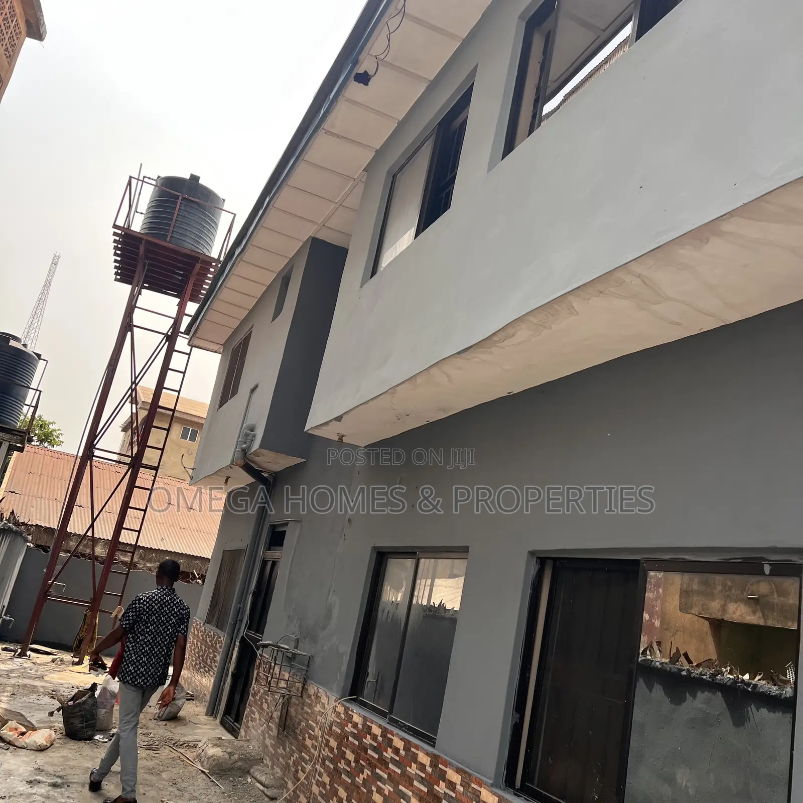 5bdrm House in Finbars Road, Umuahia for sale in Umuahia