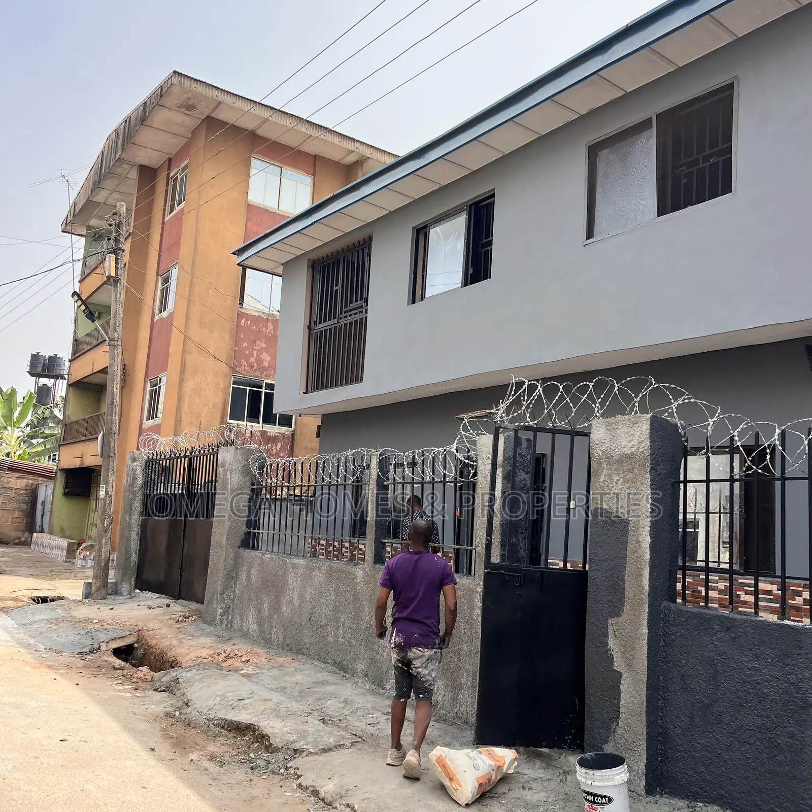 5bdrm House in Finbars Road, Umuahia for sale in Umuahia