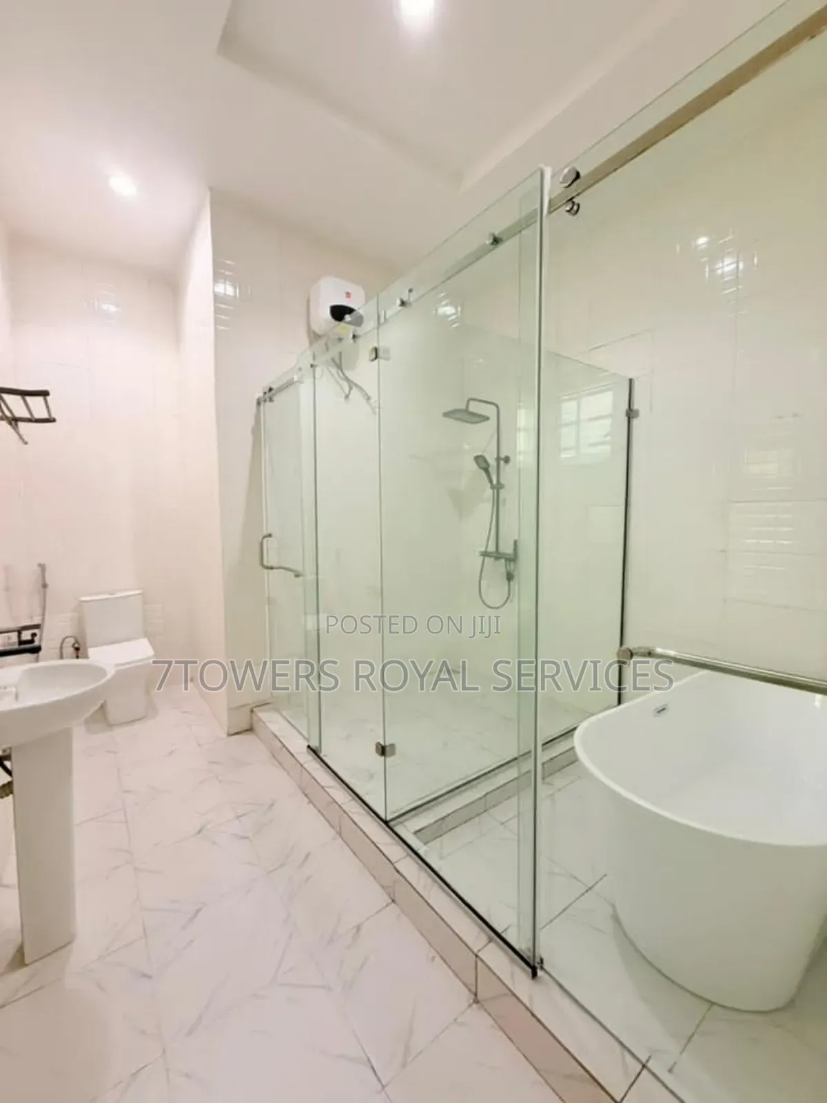 4bdrm Duplex in Thomas Estate for sale in Thomas Estate